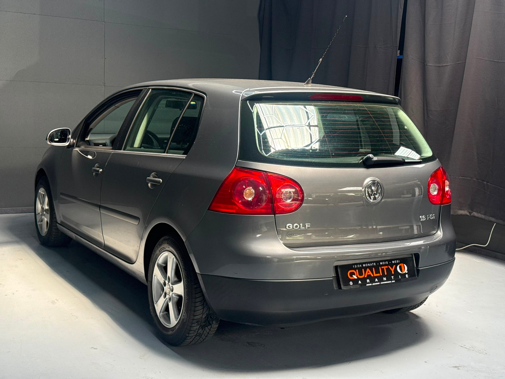 VW Golf 1.6 FSI Comfortline-image-4