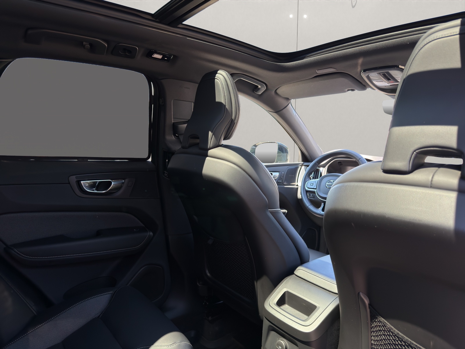 VOLVO XC60 2.0 T8 TE R-Design eAWD-image-14