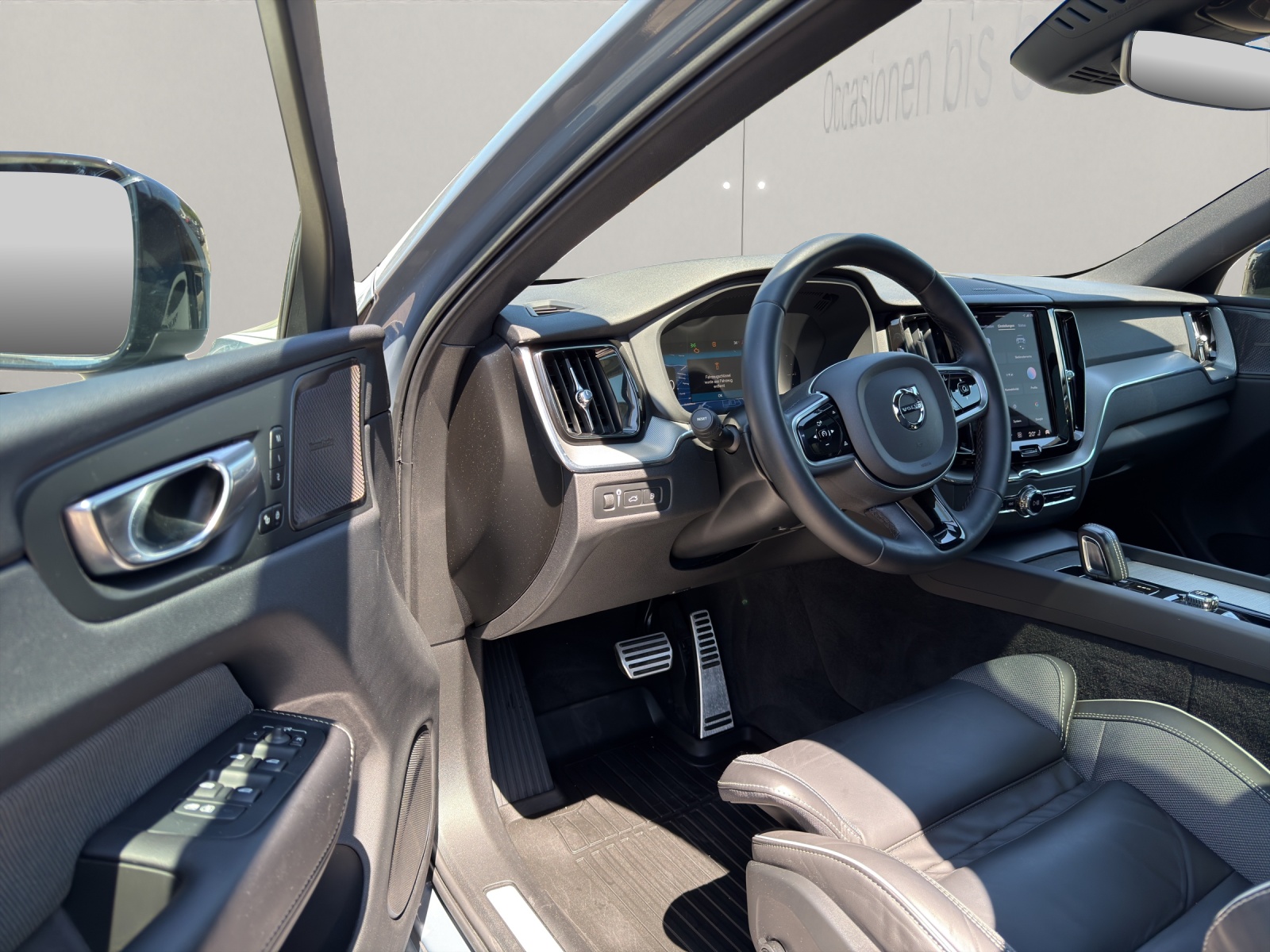 VOLVO XC60 2.0 T8 TE R-Design eAWD-image-7