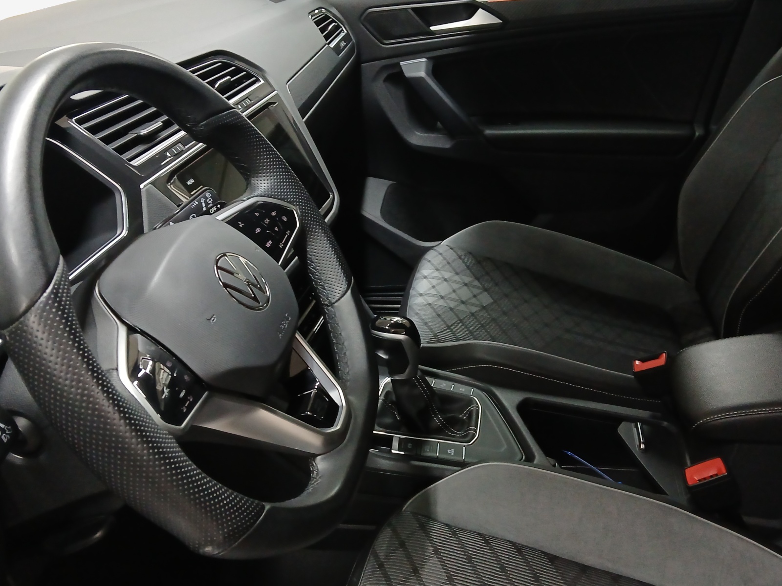 VW Tiguan 1.4TSI PHEV R-Line DSG-image-7