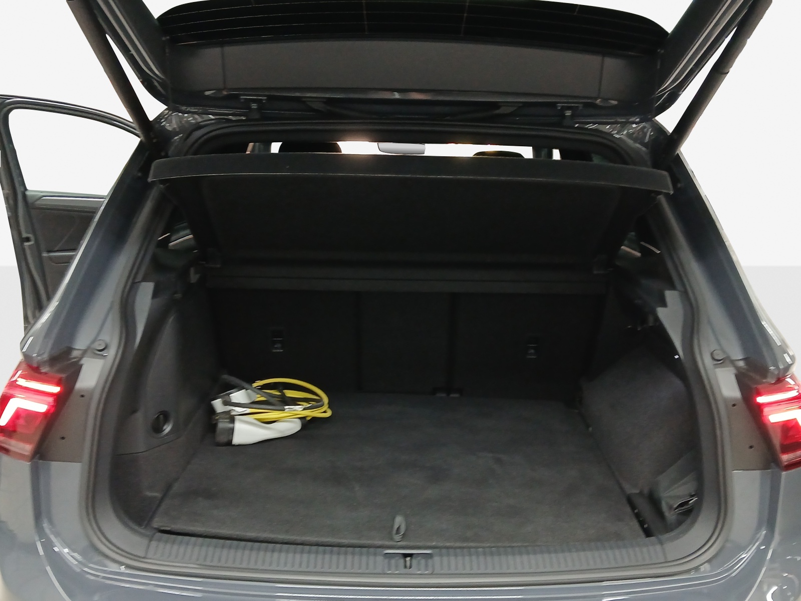 VW Tiguan 1.4TSI PHEV R-Line DSG-image-12