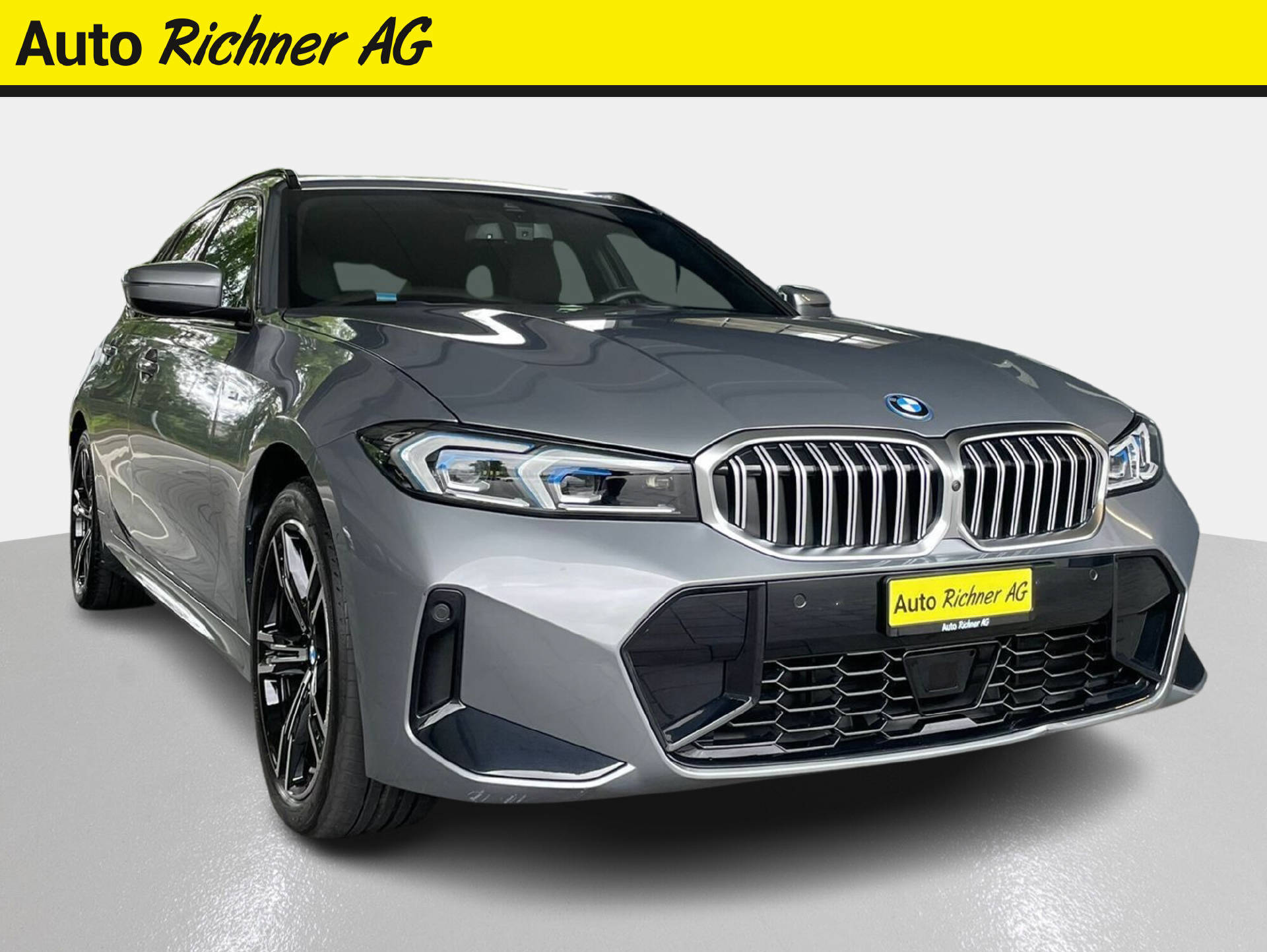 BMW 330e xDrive SAG Touring-image-0