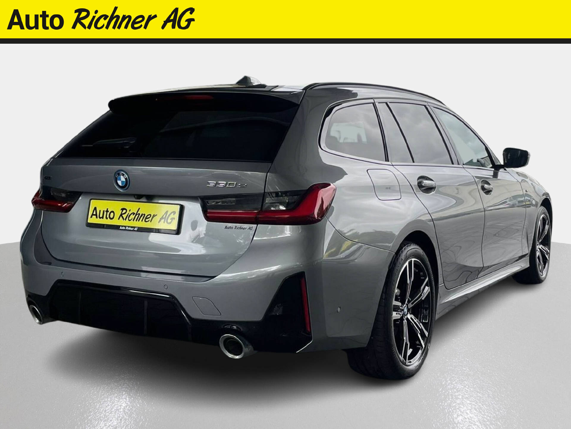 BMW 330e xDrive SAG Touring-image-3