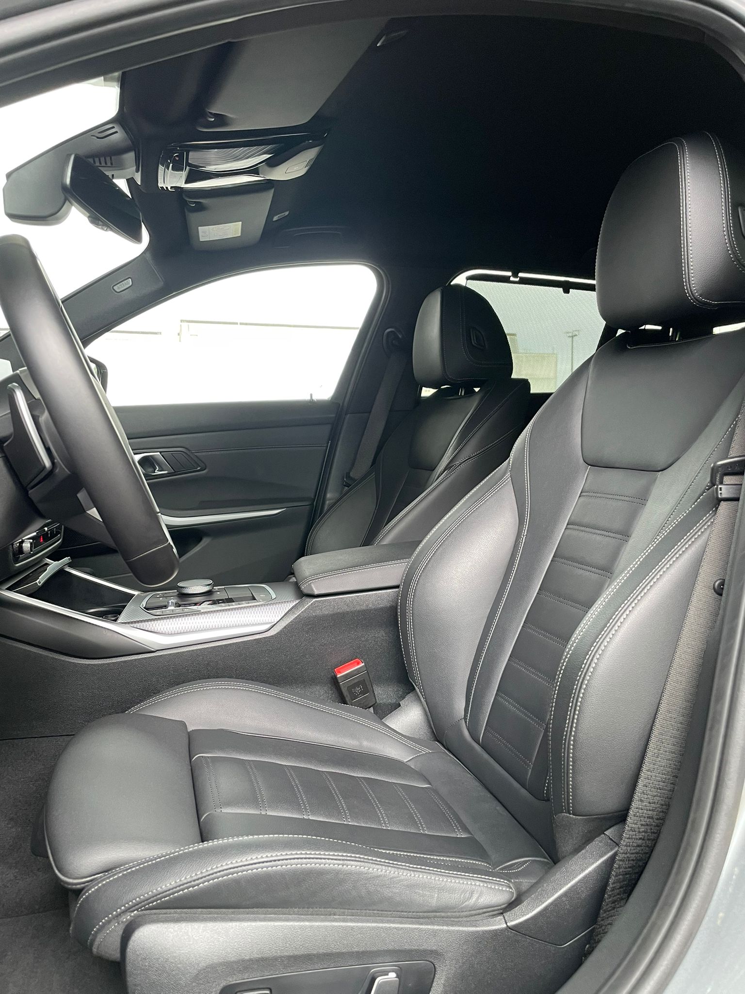 BMW 330e xDrive SAG Touring-image-5