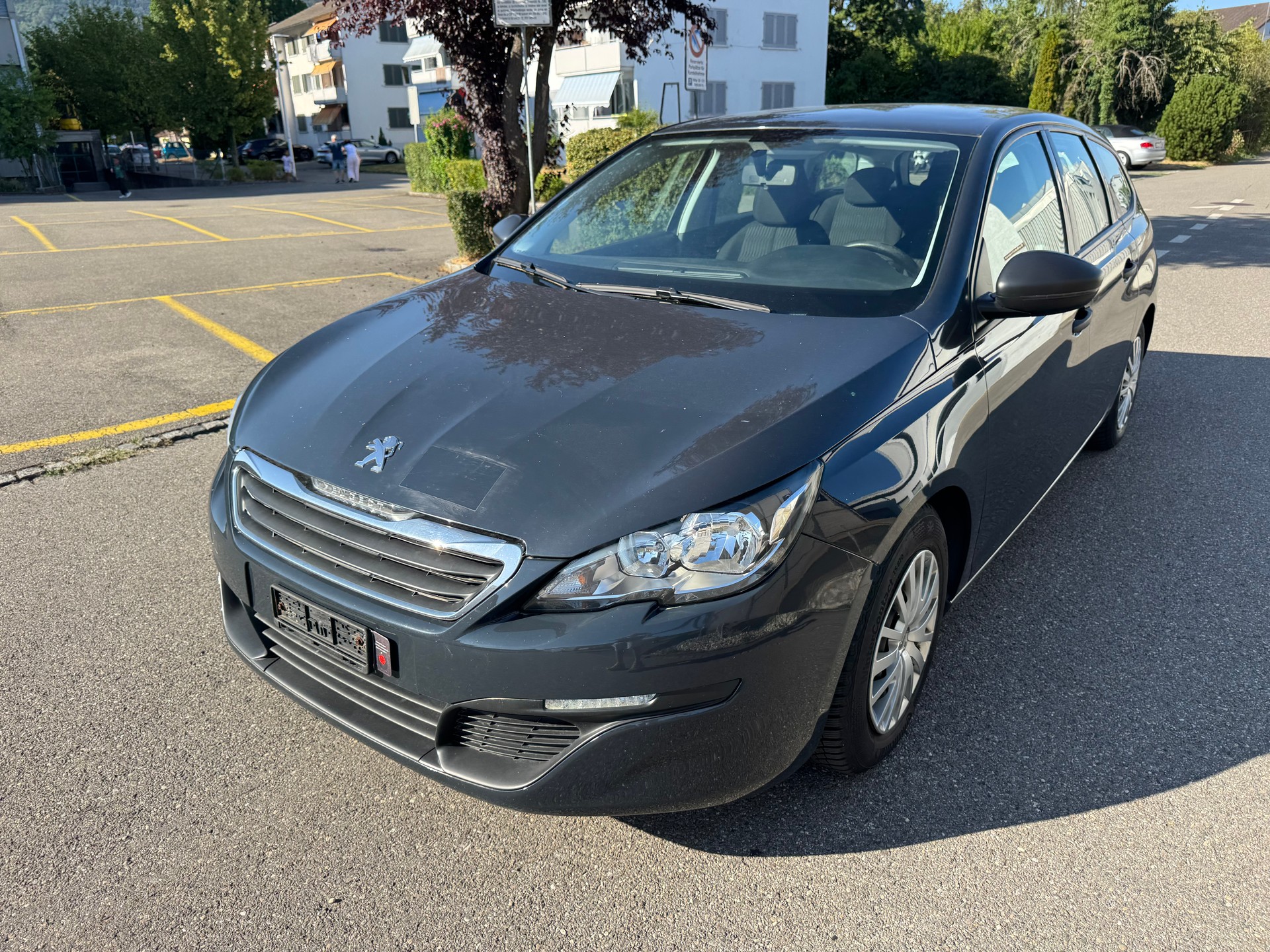PEUGEOT 308 SW 1.6 BlueHDI Allure-image-8
