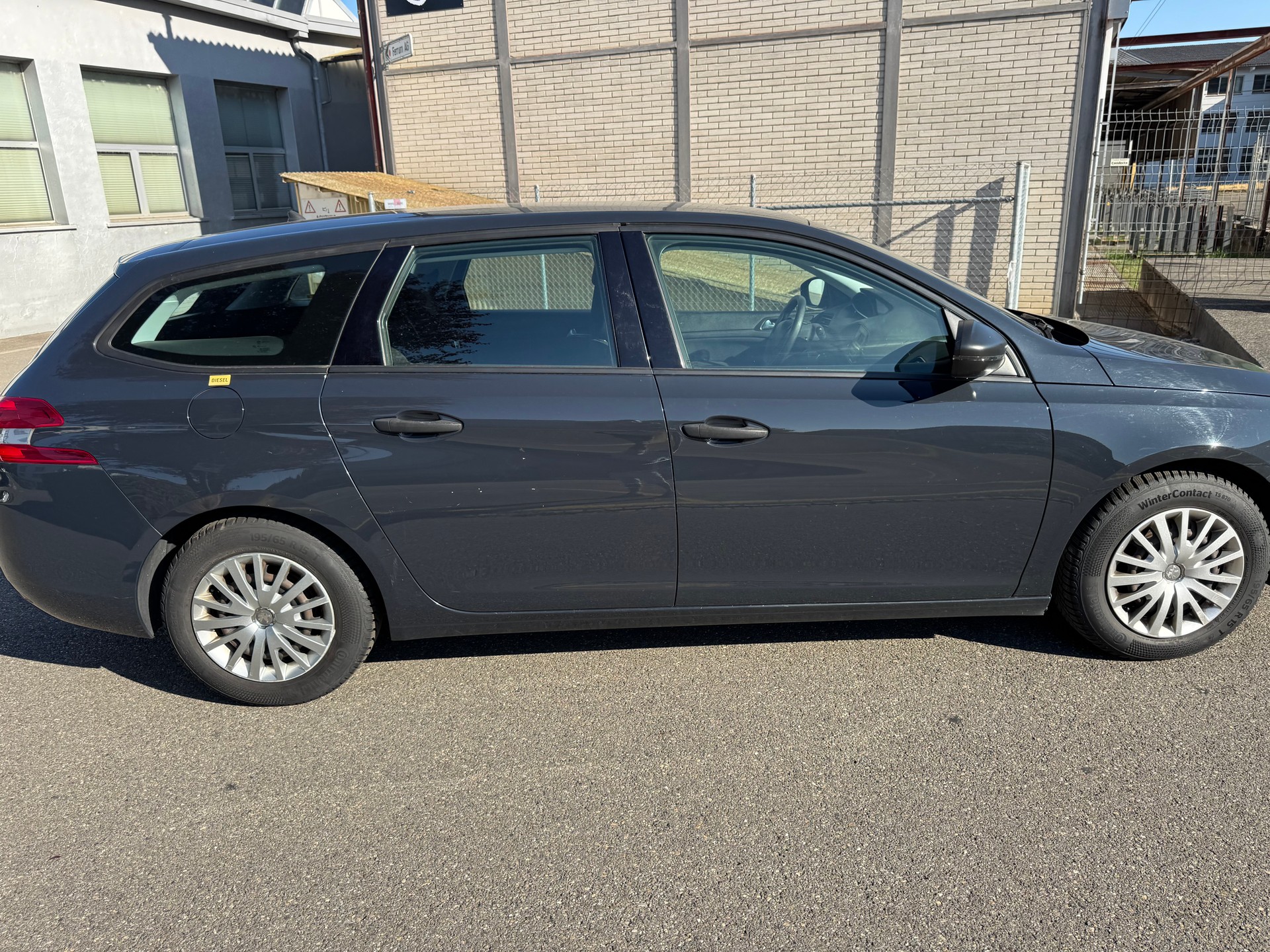 PEUGEOT 308 SW 1.6 BlueHDI Allure-image-3