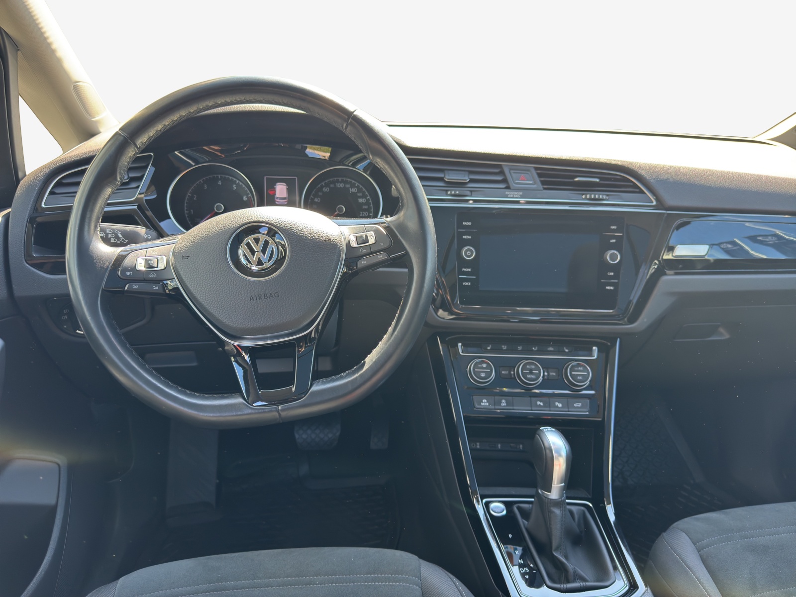 VW Touran 1.8 TSI BlueMotion Technology Highline DSG-image-9