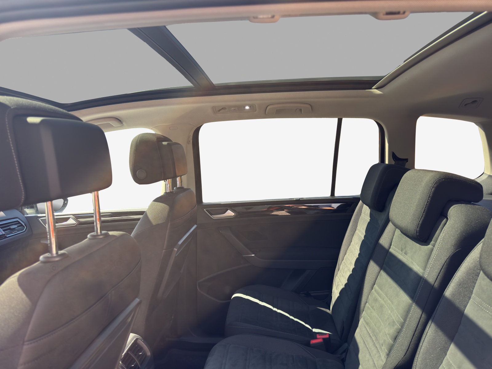 VW Touran 1.8 TSI BlueMotion Technology Highline DSG-image-11