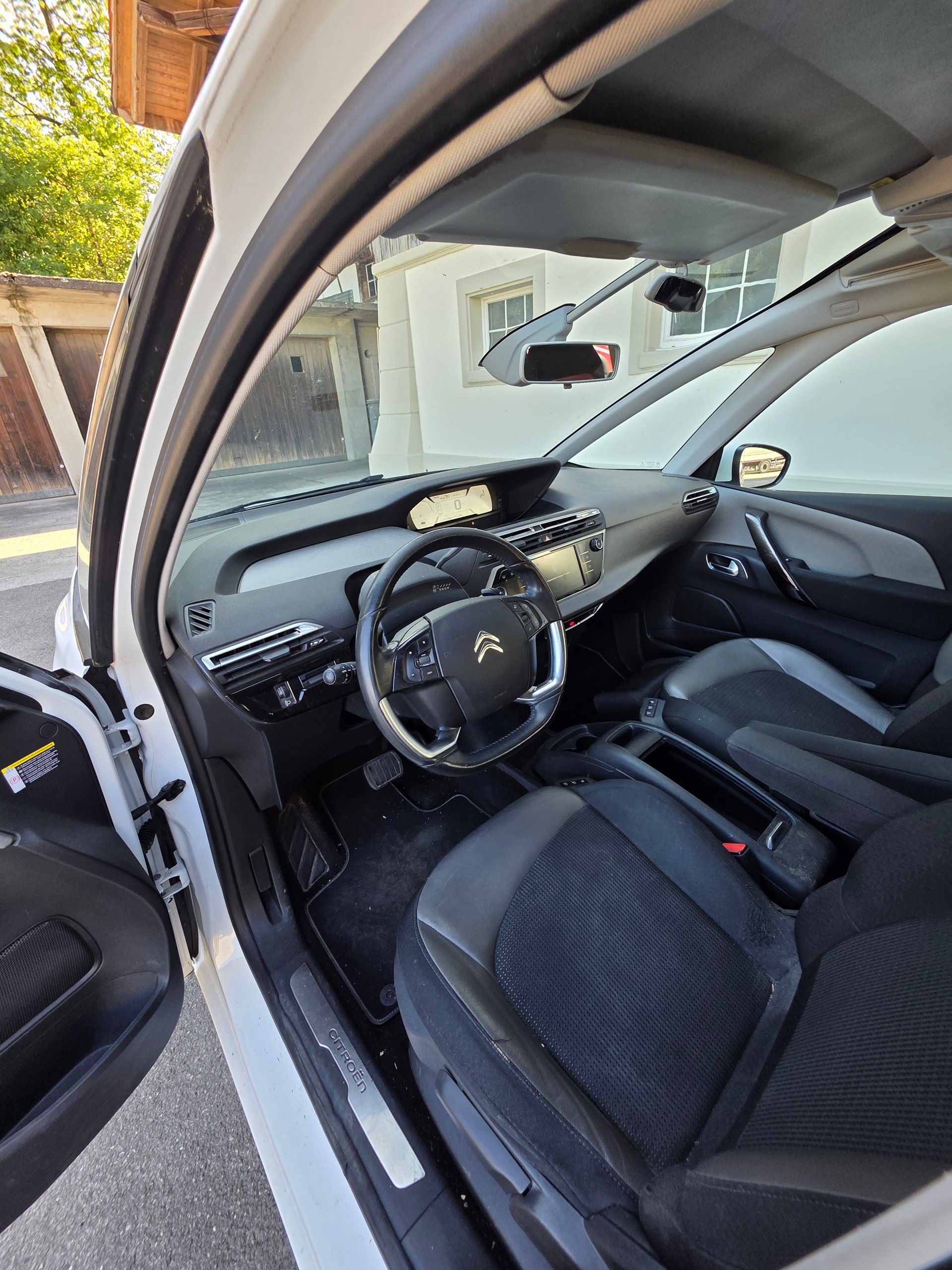 CITROEN Grand C4 Picasso 1.6 BlueHDi Feel Edition EAT6-image-7