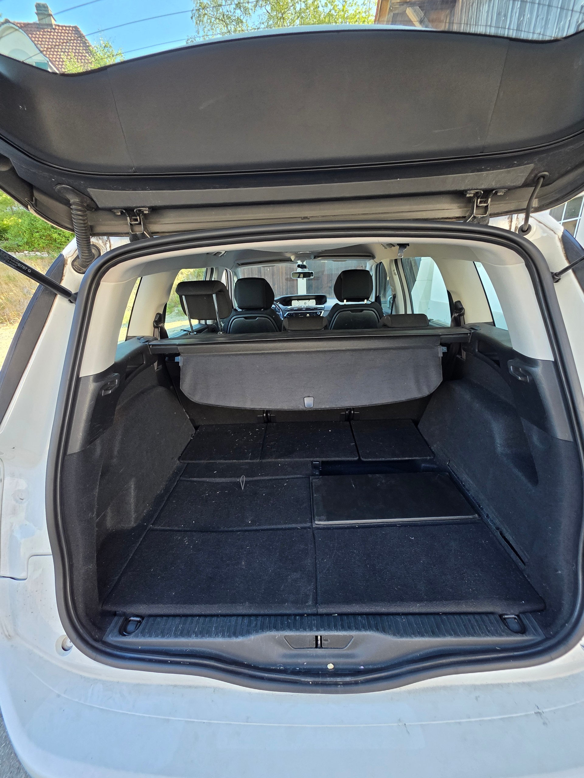 CITROEN Grand C4 Picasso 1.6 BlueHDi Feel Edition EAT6-image-4