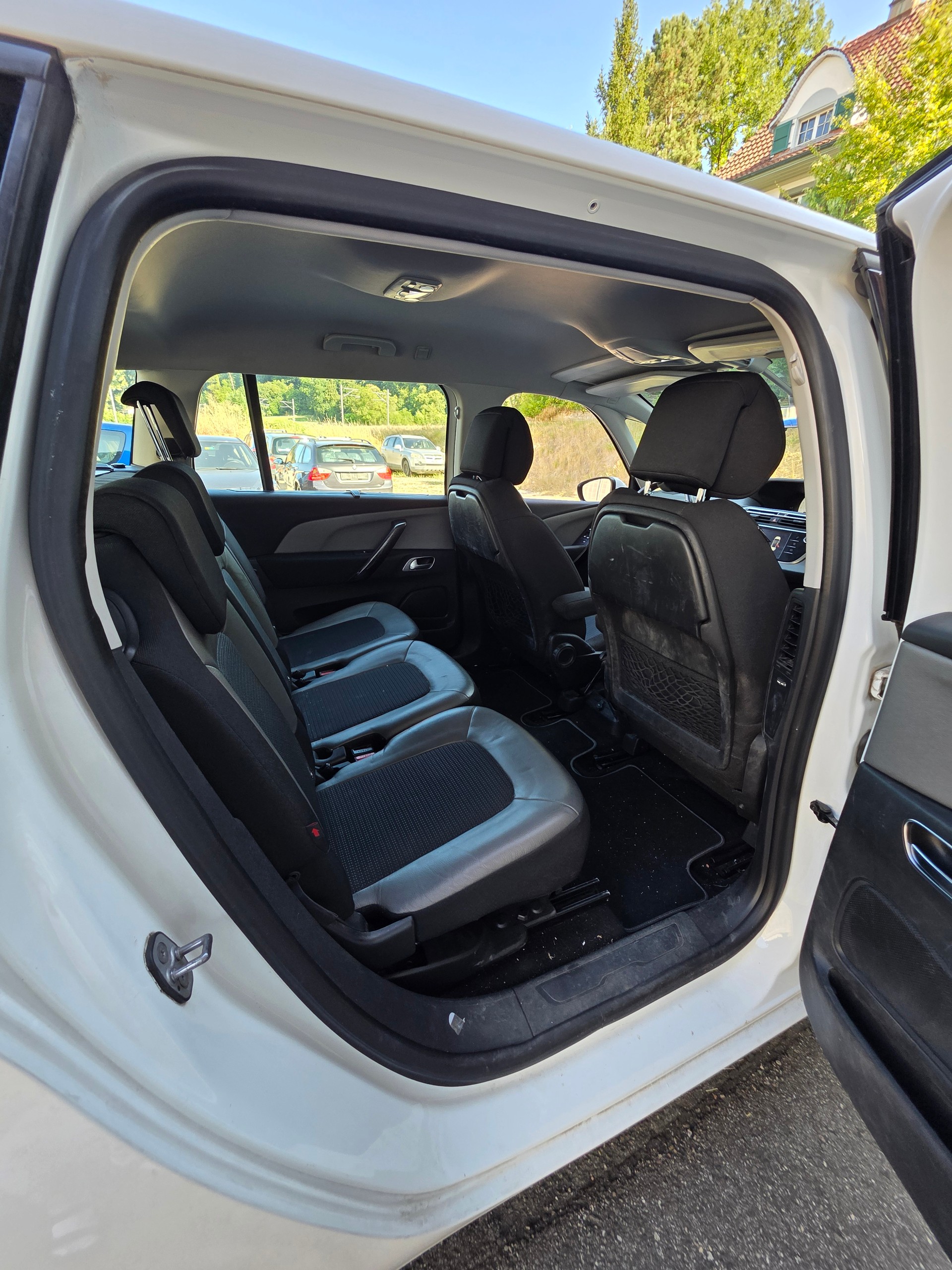 CITROEN Grand C4 Picasso 1.6 BlueHDi Feel Edition EAT6-image-5