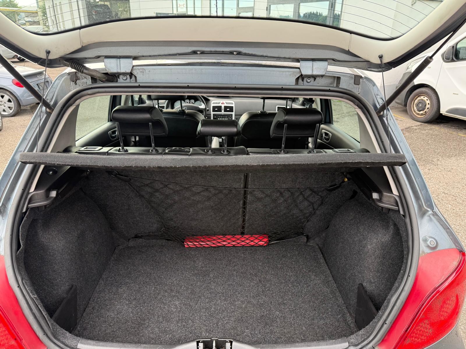 PEUGEOT 307 2.0 HDI XS-image-8