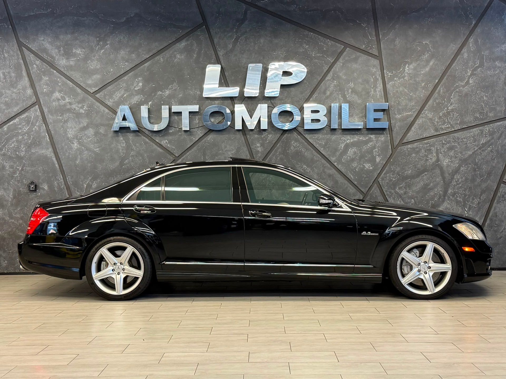 MERCEDES-BENZ S 63 AMG L 7G-Tronic-showroom-element-3