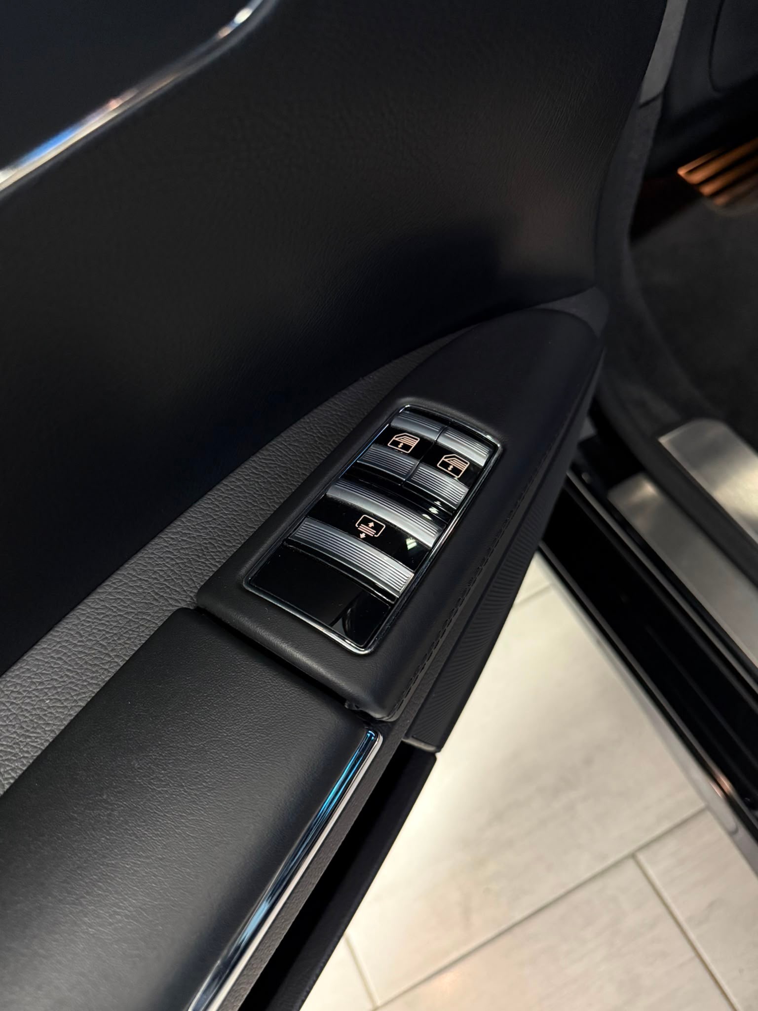 MERCEDES-BENZ S 63 AMG L 7G-Tronic-image-14
