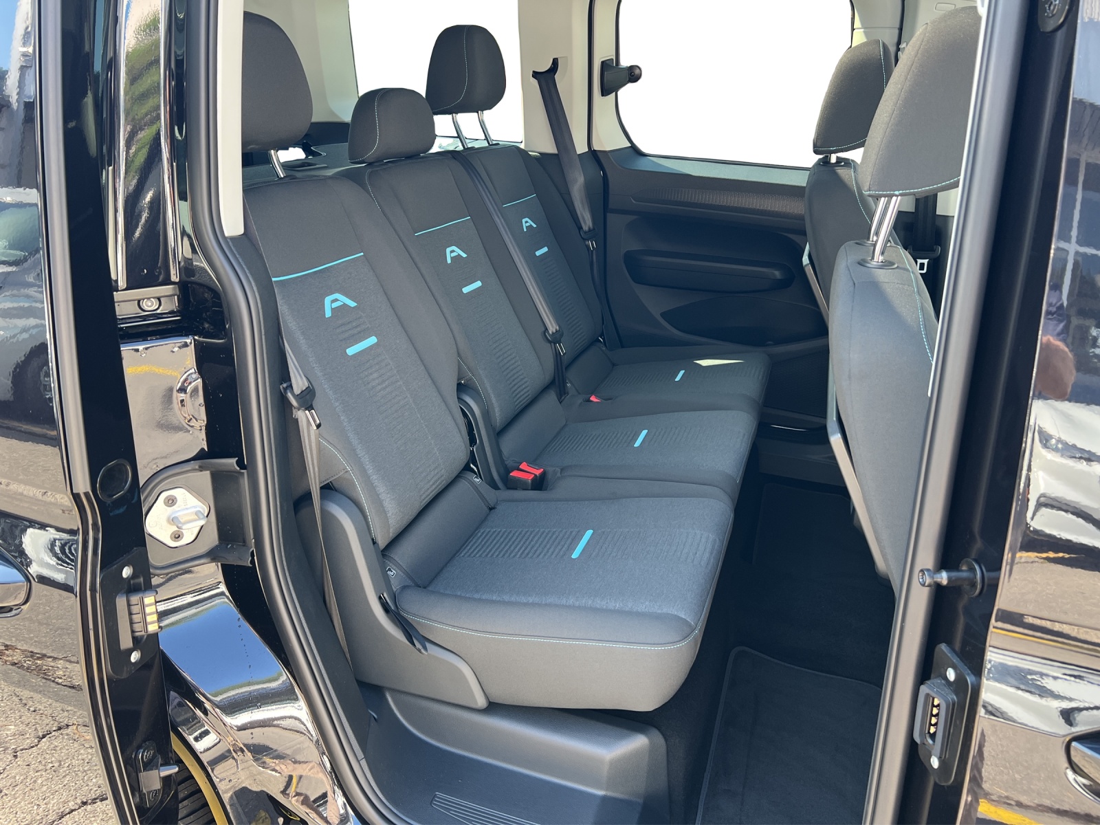 FORD TOURNEO Connect 1.5 EcoBoost 1-image-12