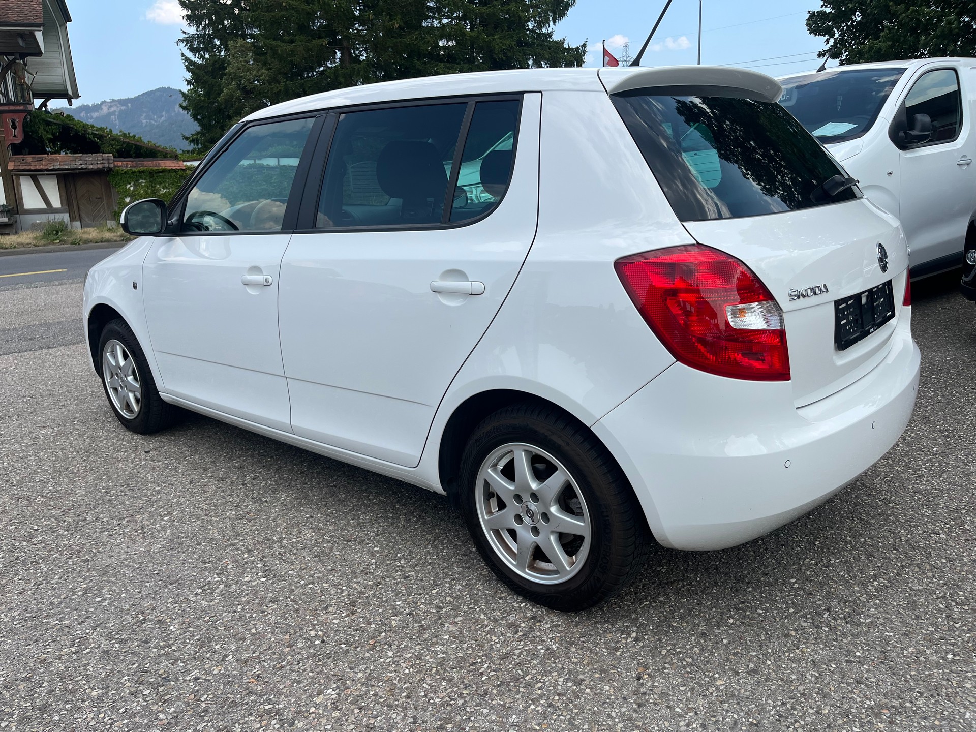 SKODA Fabia 1.2 TSI Ambition Plus-image-3