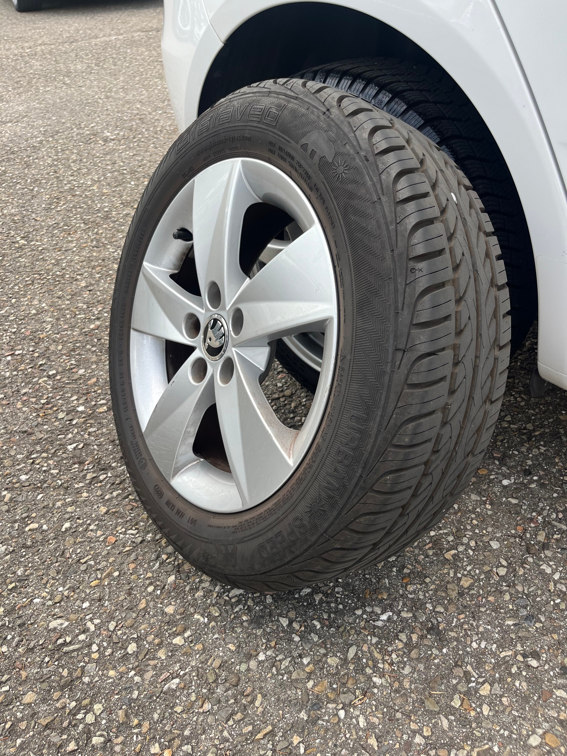 SKODA Fabia 1.2 TSI Ambition Plus-image-13