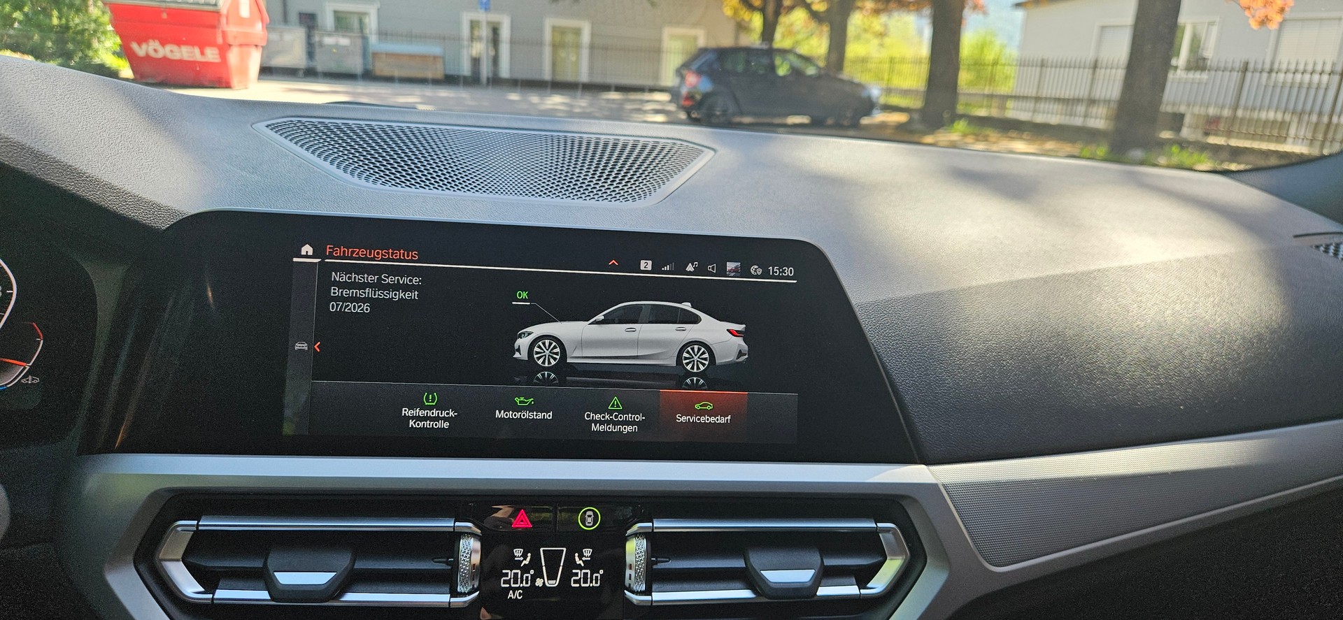 BMW 320i xDrive-image-5