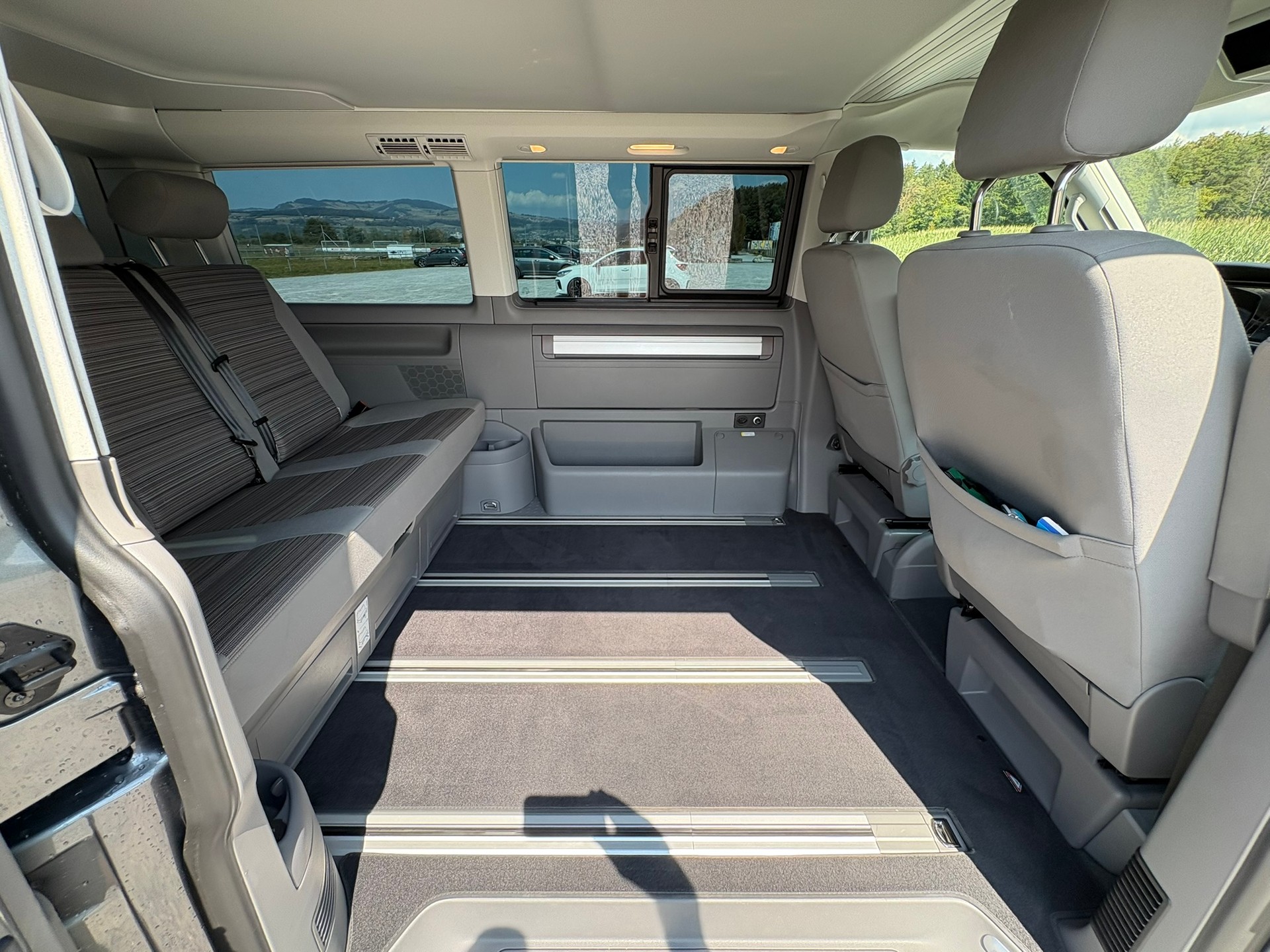 VW T6.1 California 2.0 TDI 150 Beach Last Edition DSG-image-12
