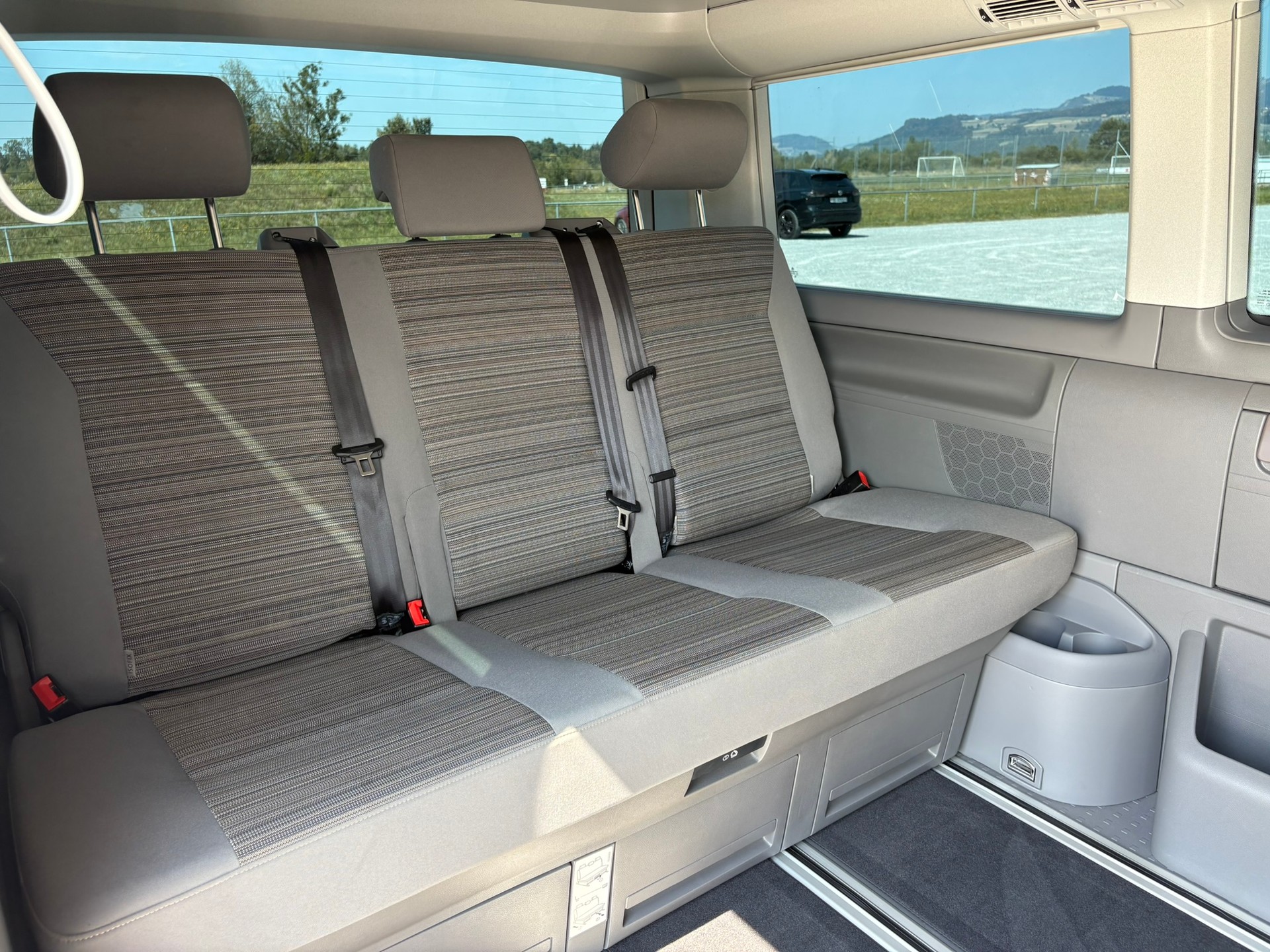 VW T6.1 California 2.0 TDI 150 Beach Last Edition DSG-image-13