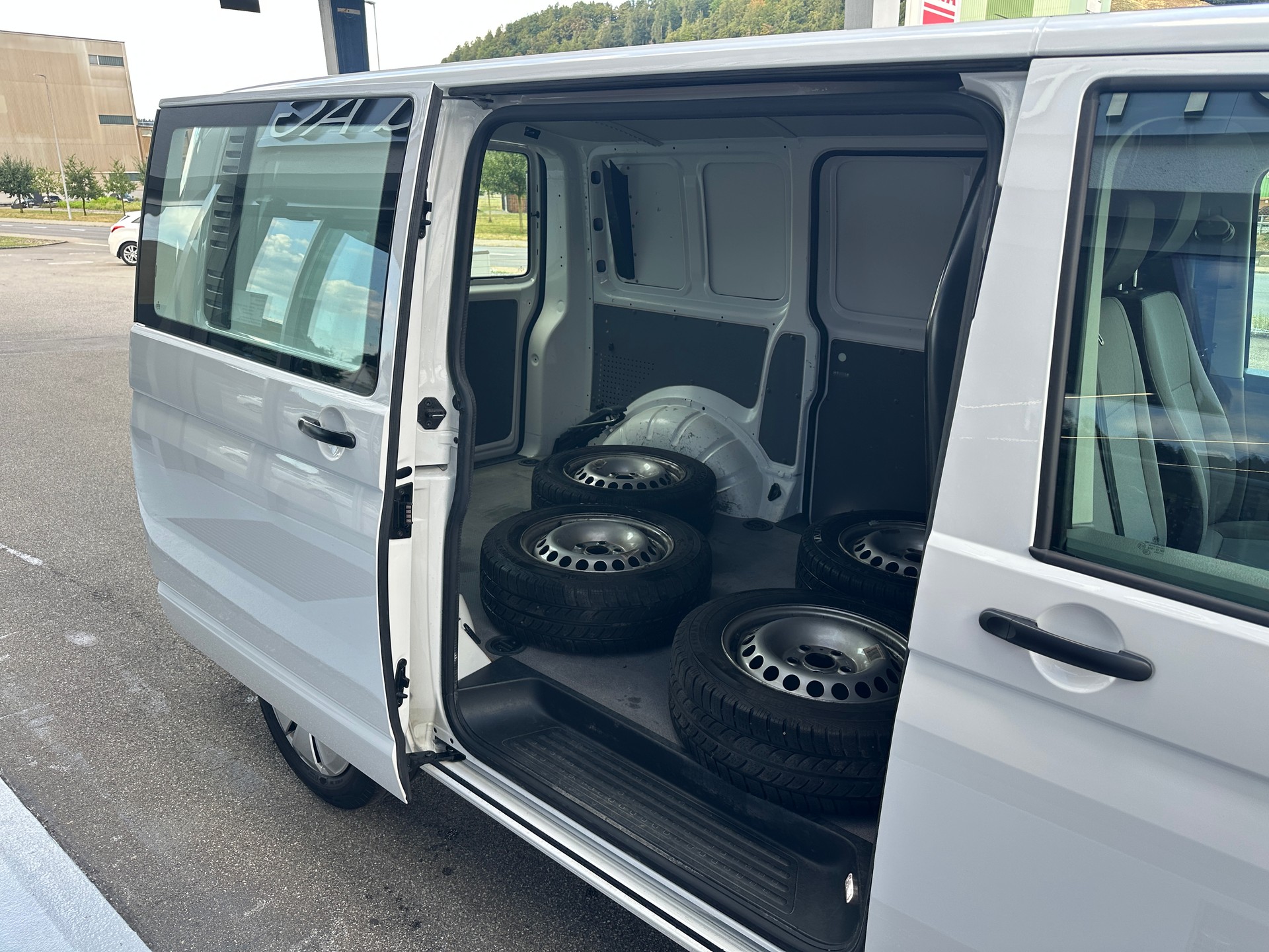 VW T6.1 2.0 TDI DSG Kasten RS AHK 2500 KG-image-4