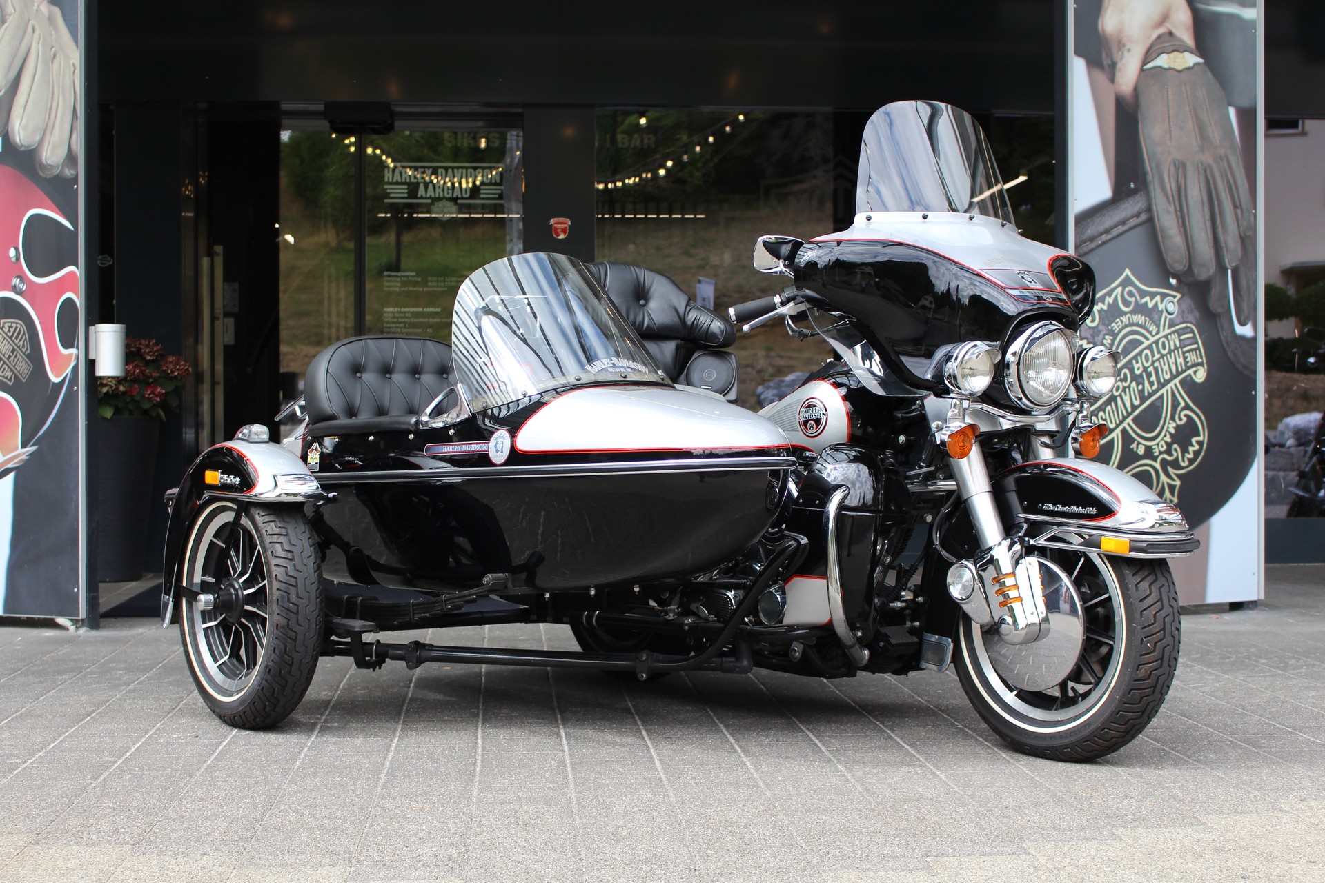 HARLEY-DAVIDSON FLHTU-SC Sidecar