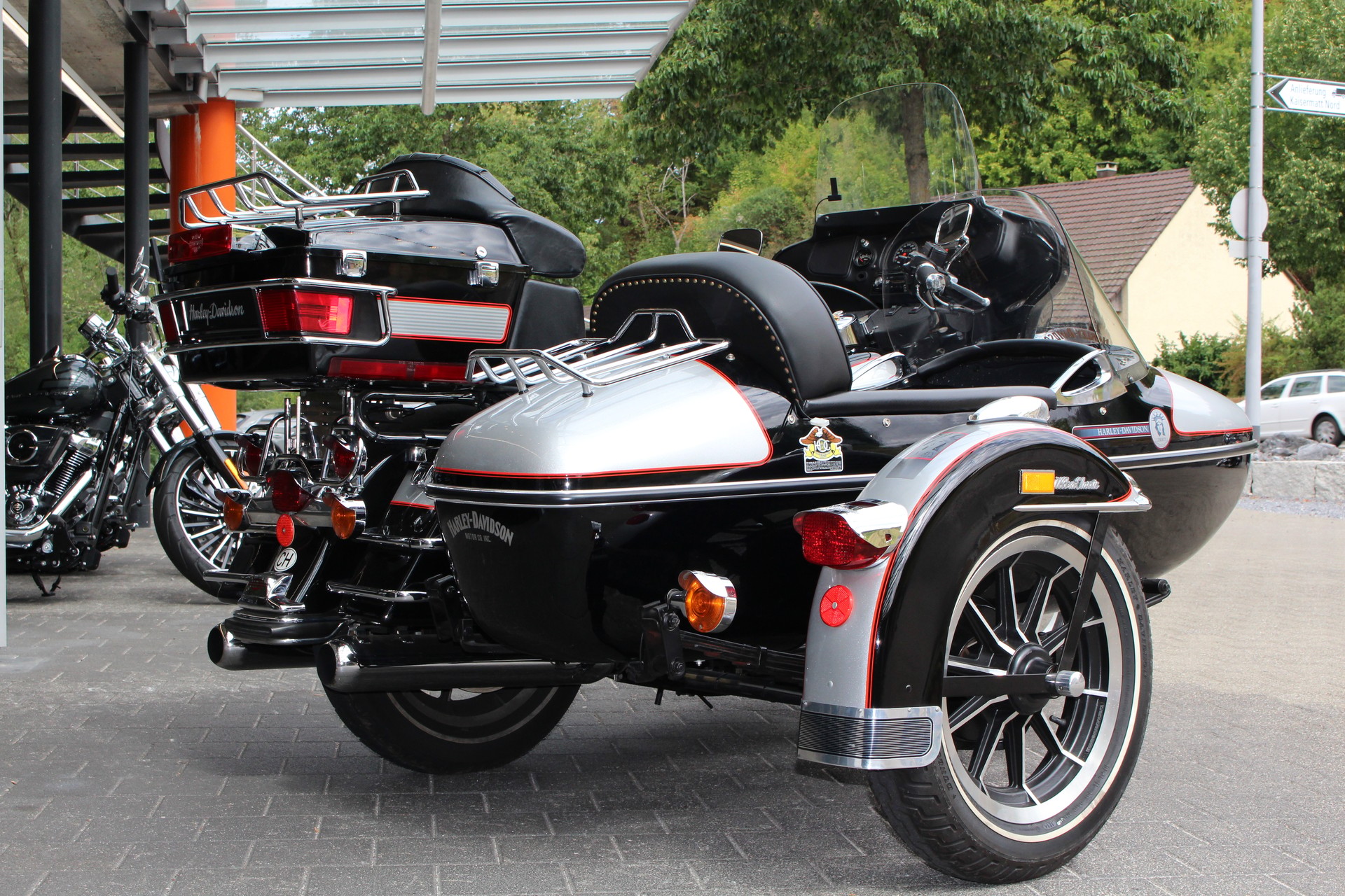 HARLEY-DAVIDSON FLHTU-SC Sidecar-showroom-element-2