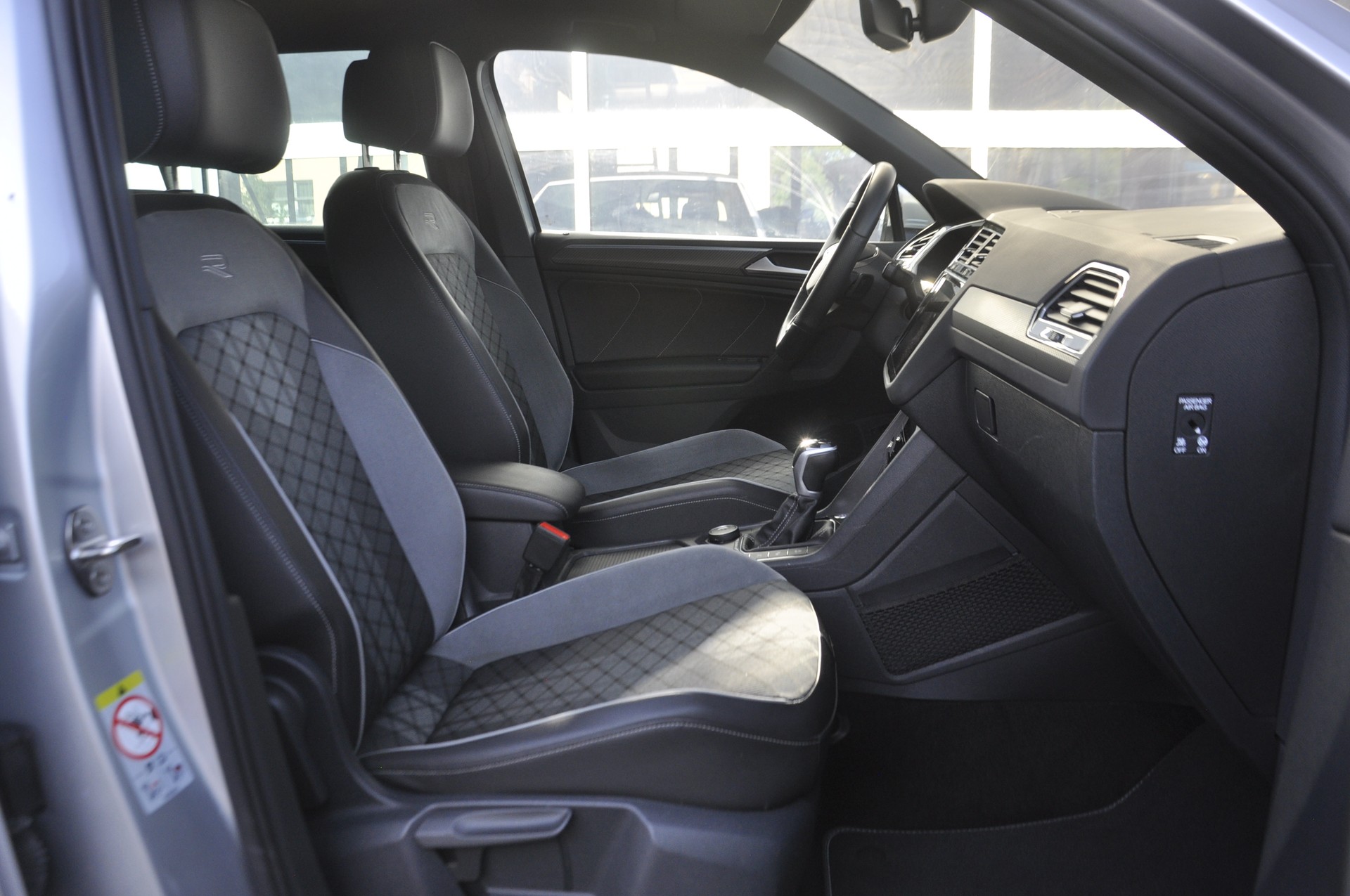 VW Tiguan 2.0 TDI SCR R-Line 4Motion DSG I Anhängerkupplung-image-7