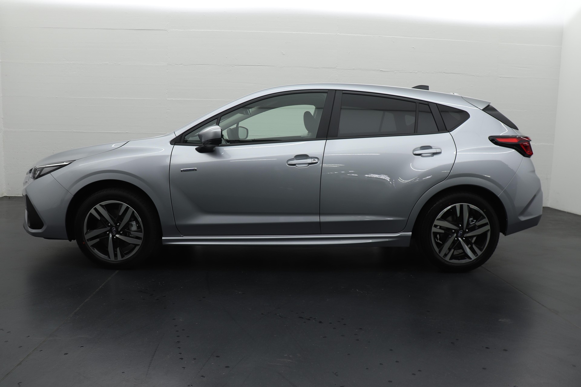 SUBARU Impreza 2.0i e-Boxer Swiss Plus-image-3