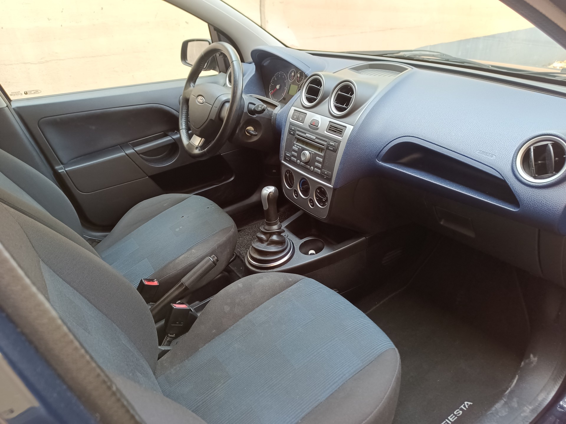FORD Fiesta 1.4 16V Trend-image-8