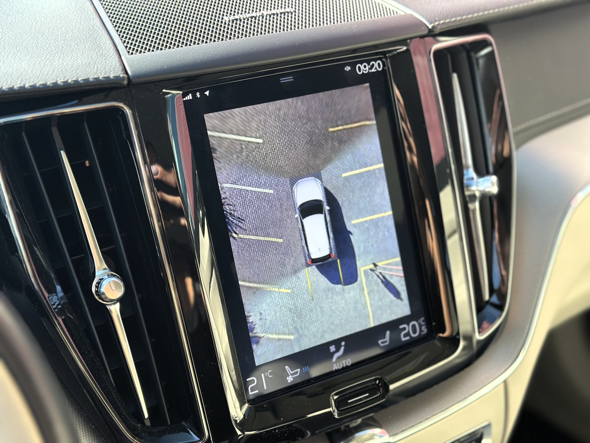 VOLVO XC60 T6 AWD Inscription Geartronic-image-17