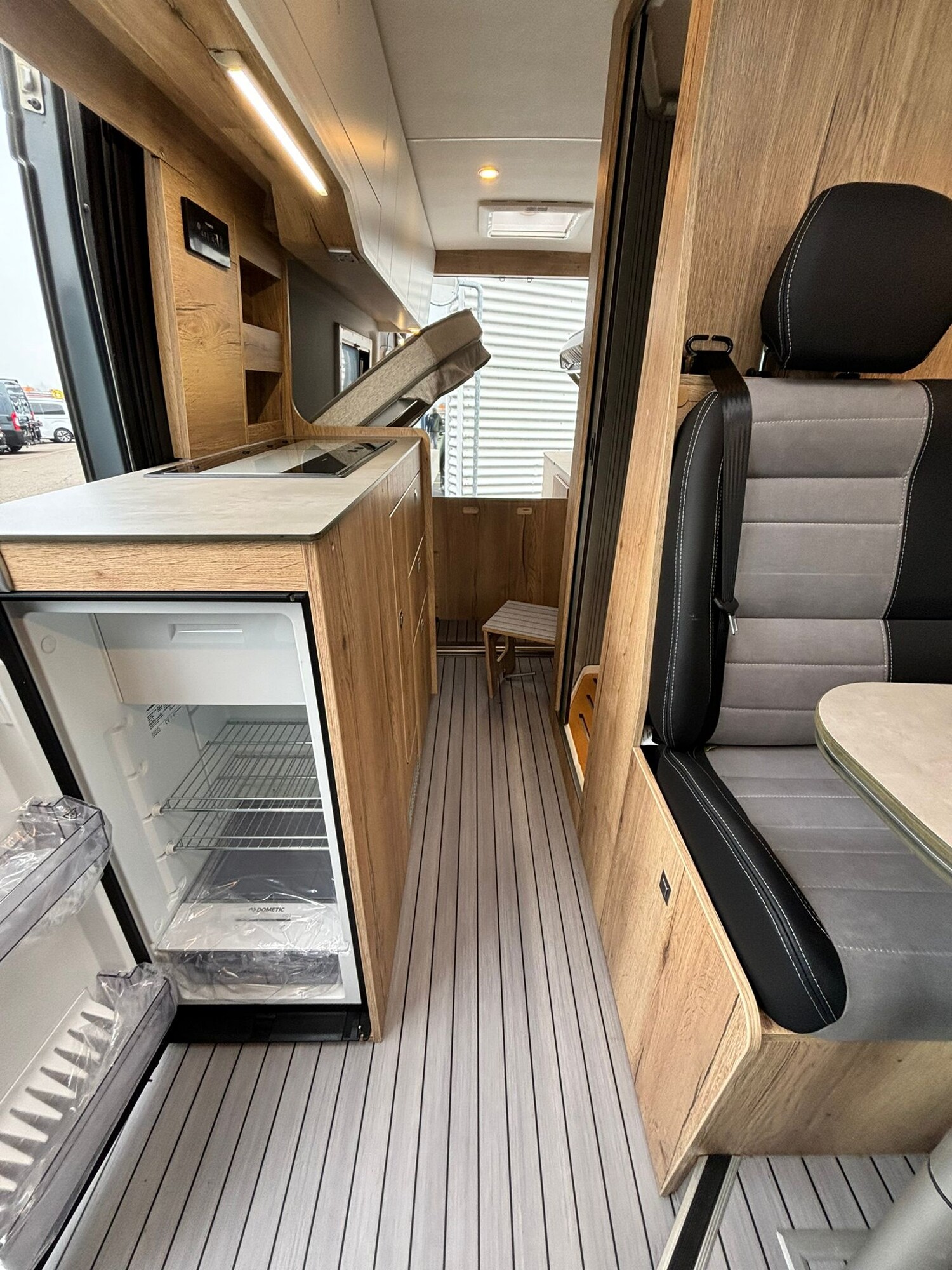 CLEVER VANS Runner 636 Citroen 165 PS-image-12