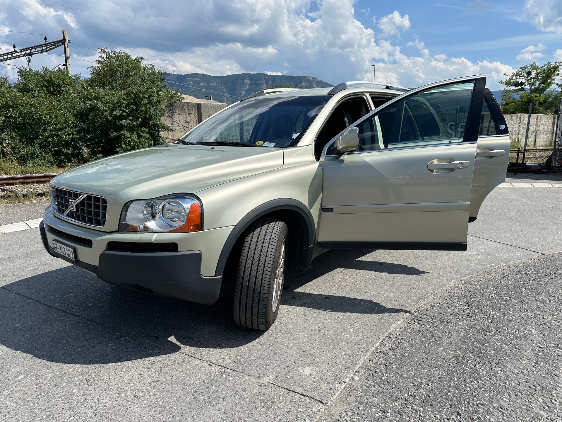 VOLVO 2.5T Executive 7P. AWD-image-2