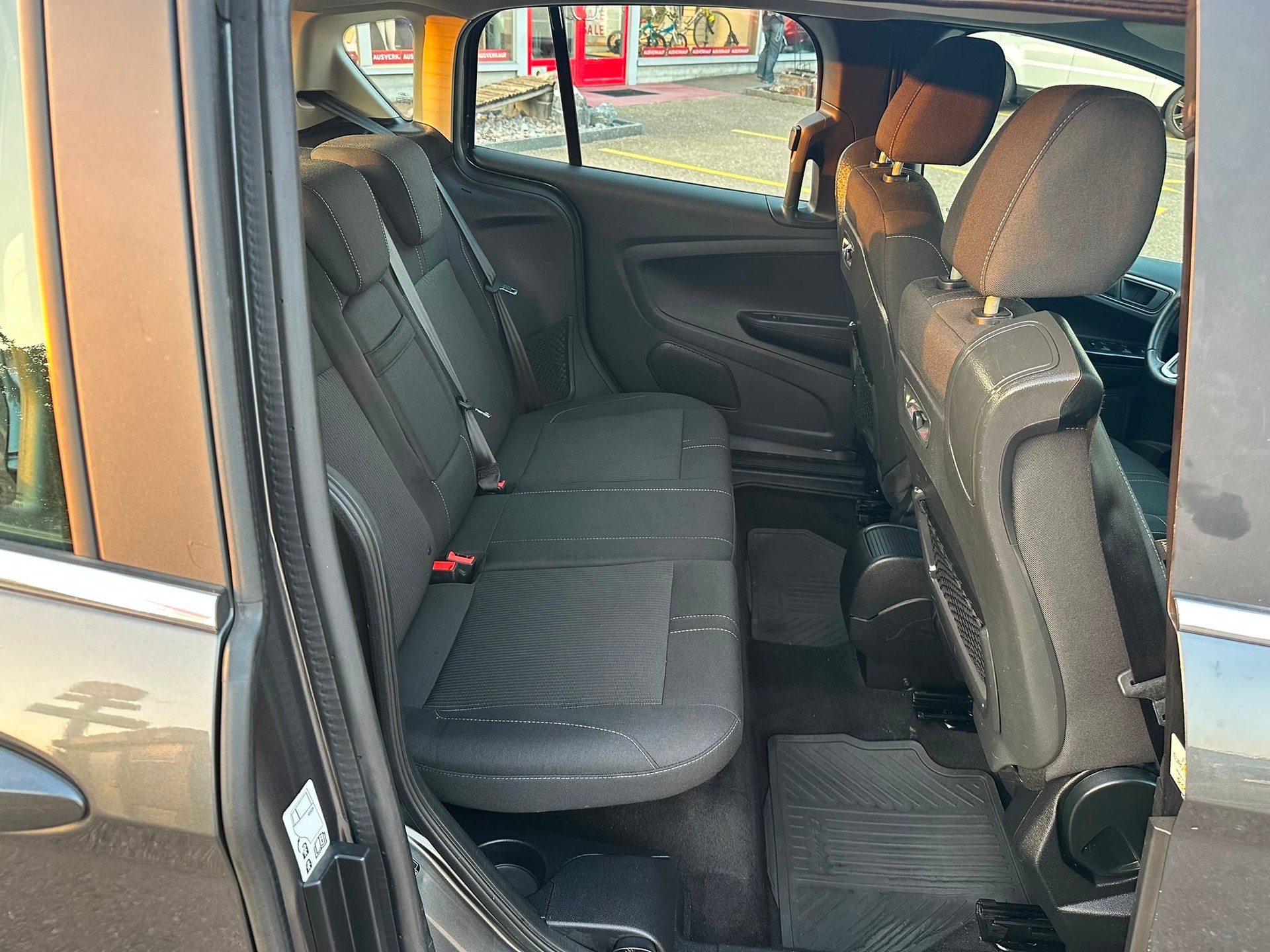 FORD B-Max 1.6 Ti-VCT Titanium PowerShift-image-14