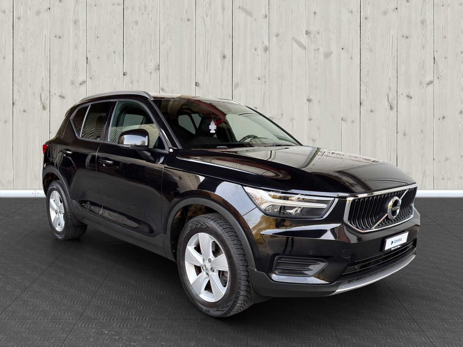VOLVO XC40 D4 AWD Momentum Geartronic-image-0