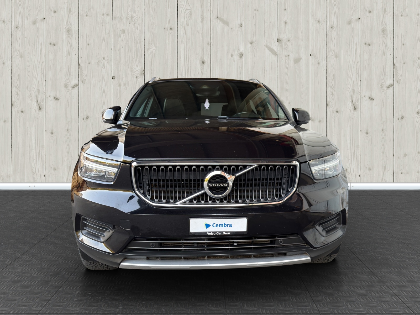 VOLVO XC40 D4 AWD Momentum Geartronic-image-1