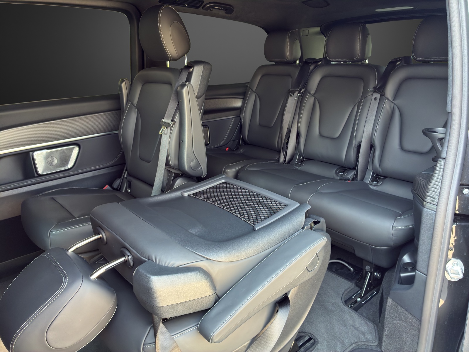 MERCEDES-BENZ V 300 d lang 4Matic Swiss Edition 9G-Tronic-image-10