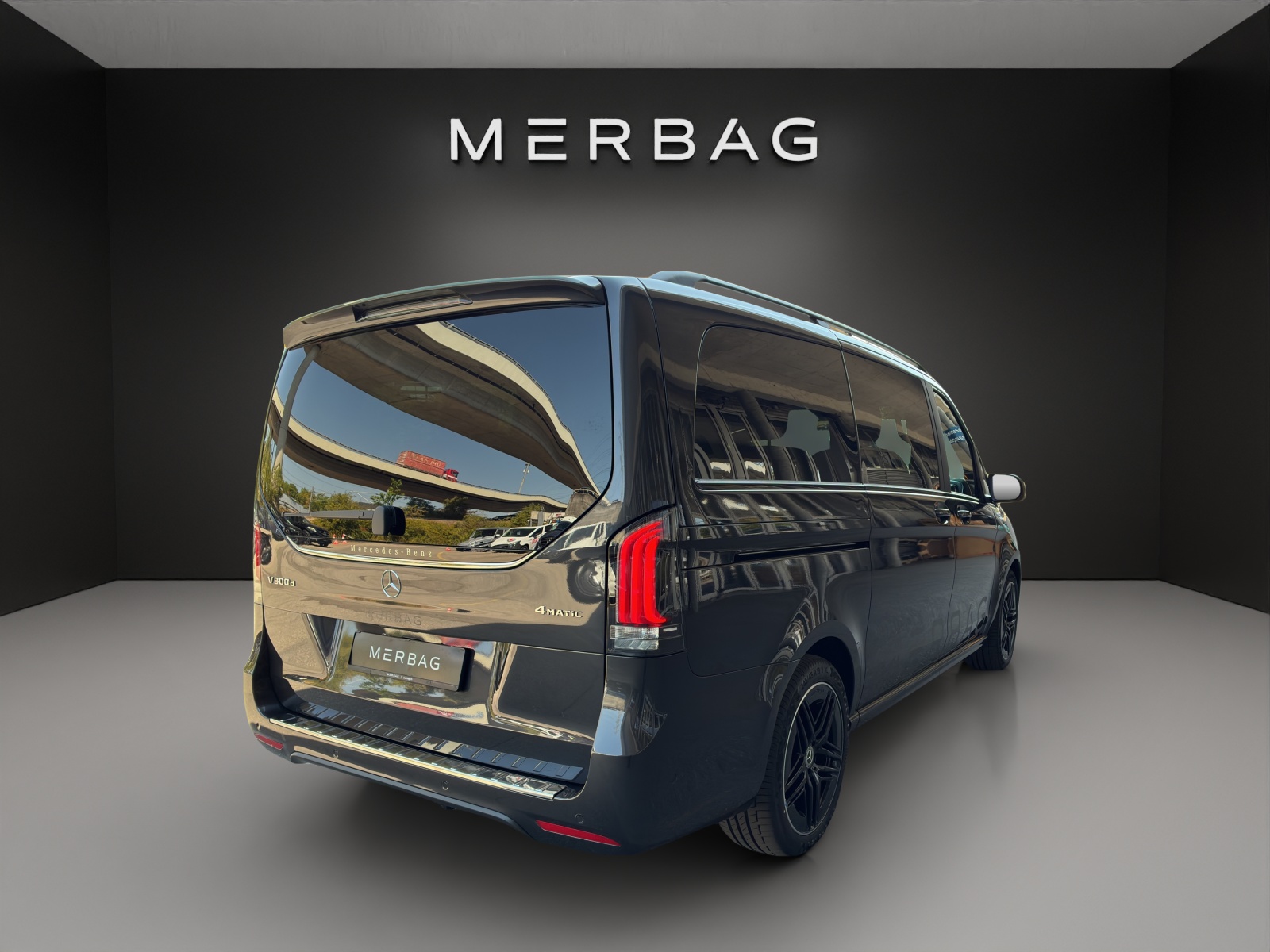 MERCEDES-BENZ V 300 d lang 4Matic Swiss Edition 9G-Tronic-image-5
