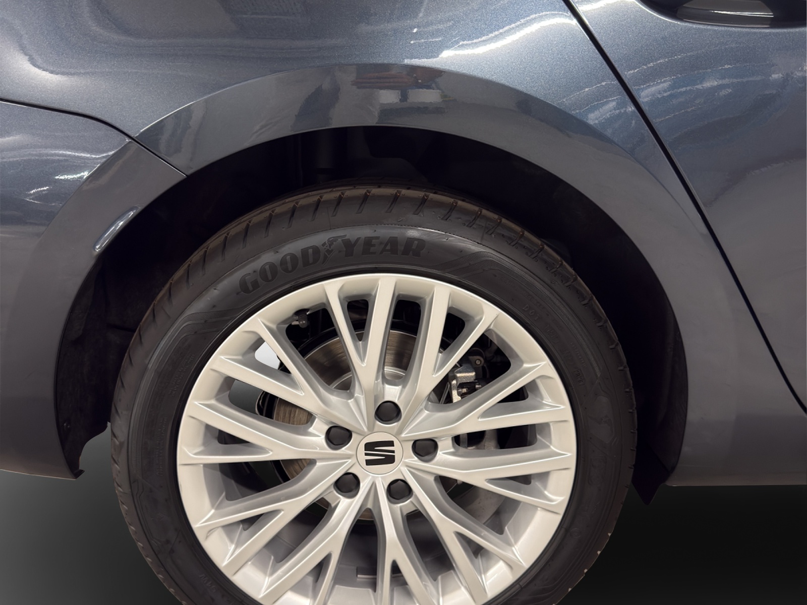 SEAT Leon ST 1.5 eHybrid pHEV DSG Business Edition-image-13