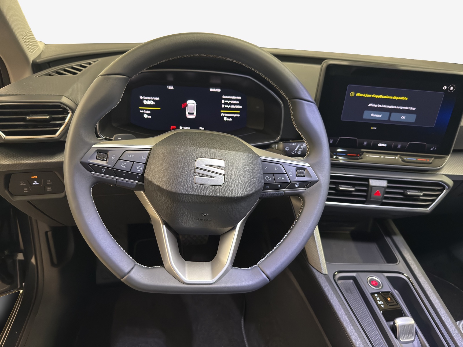 SEAT Leon ST 1.5 eHybrid pHEV DSG Business Edition-image-9