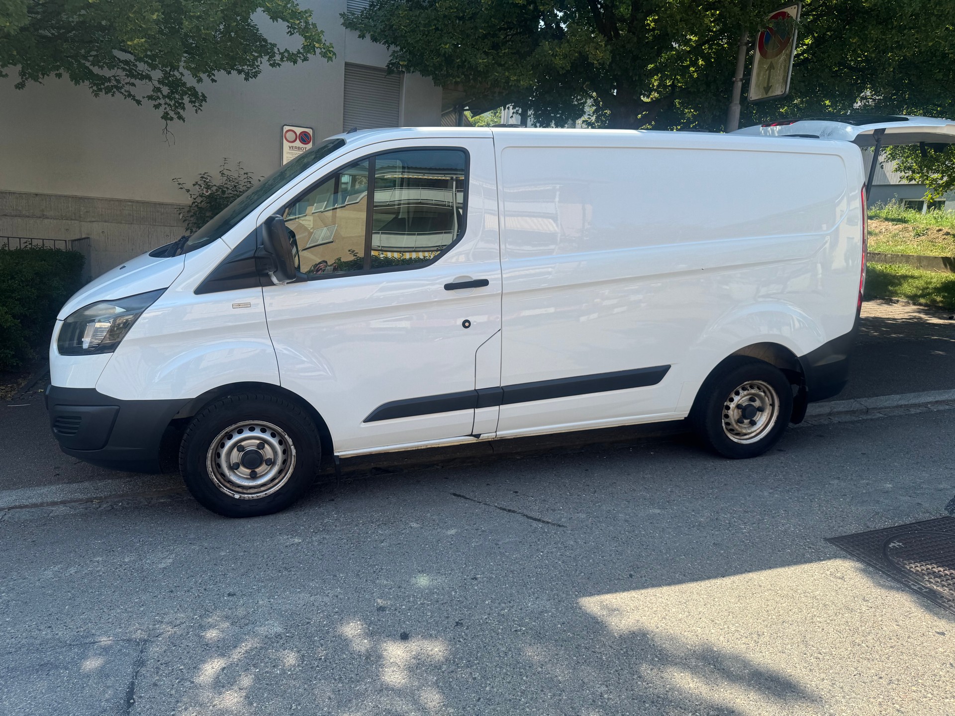 FORD 2.2 TDCi 100 Trend-image-1