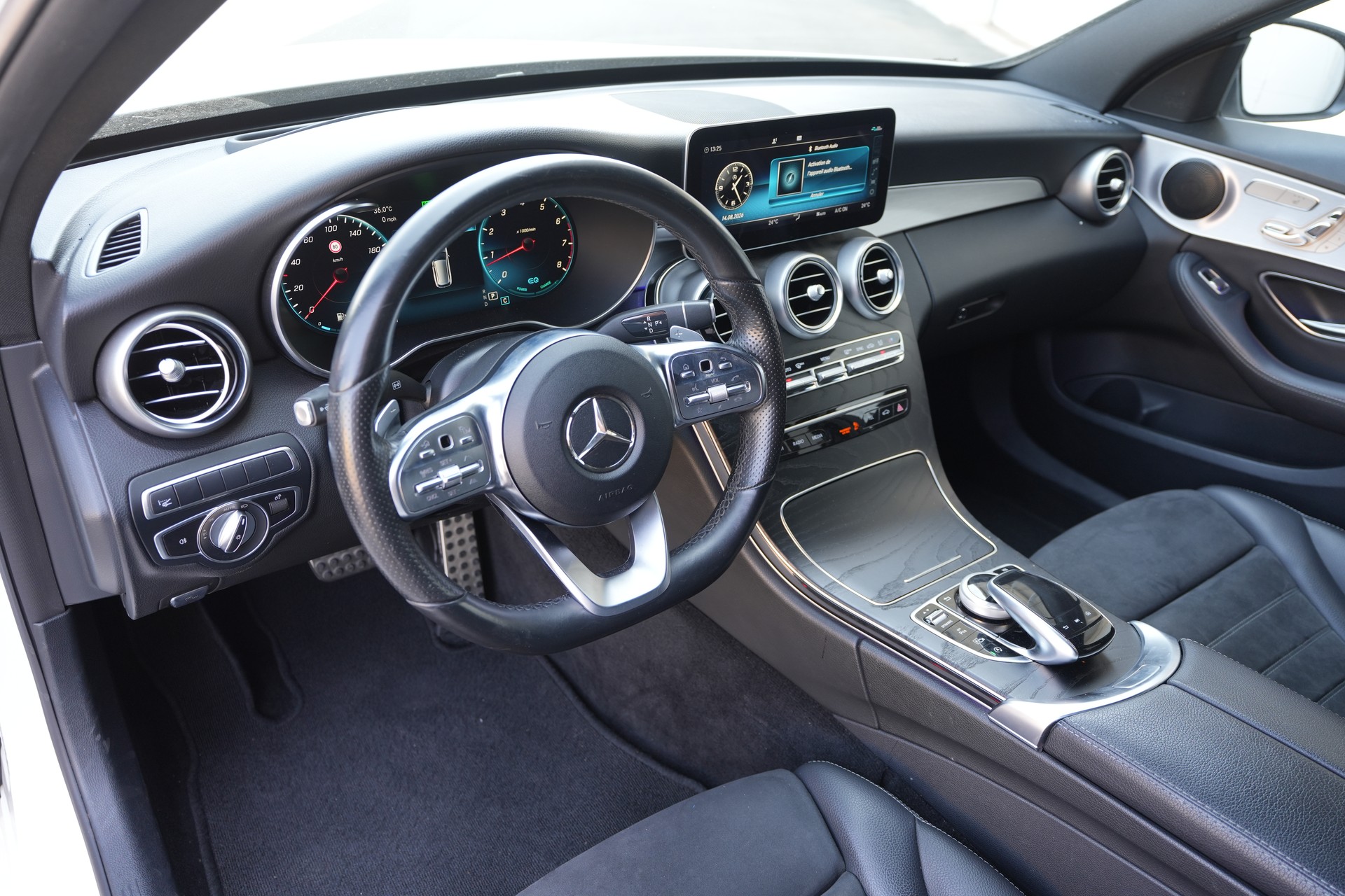 MERCEDES-BENZ C 200 AMG Line 4Matic 9G-Tronic-image-6