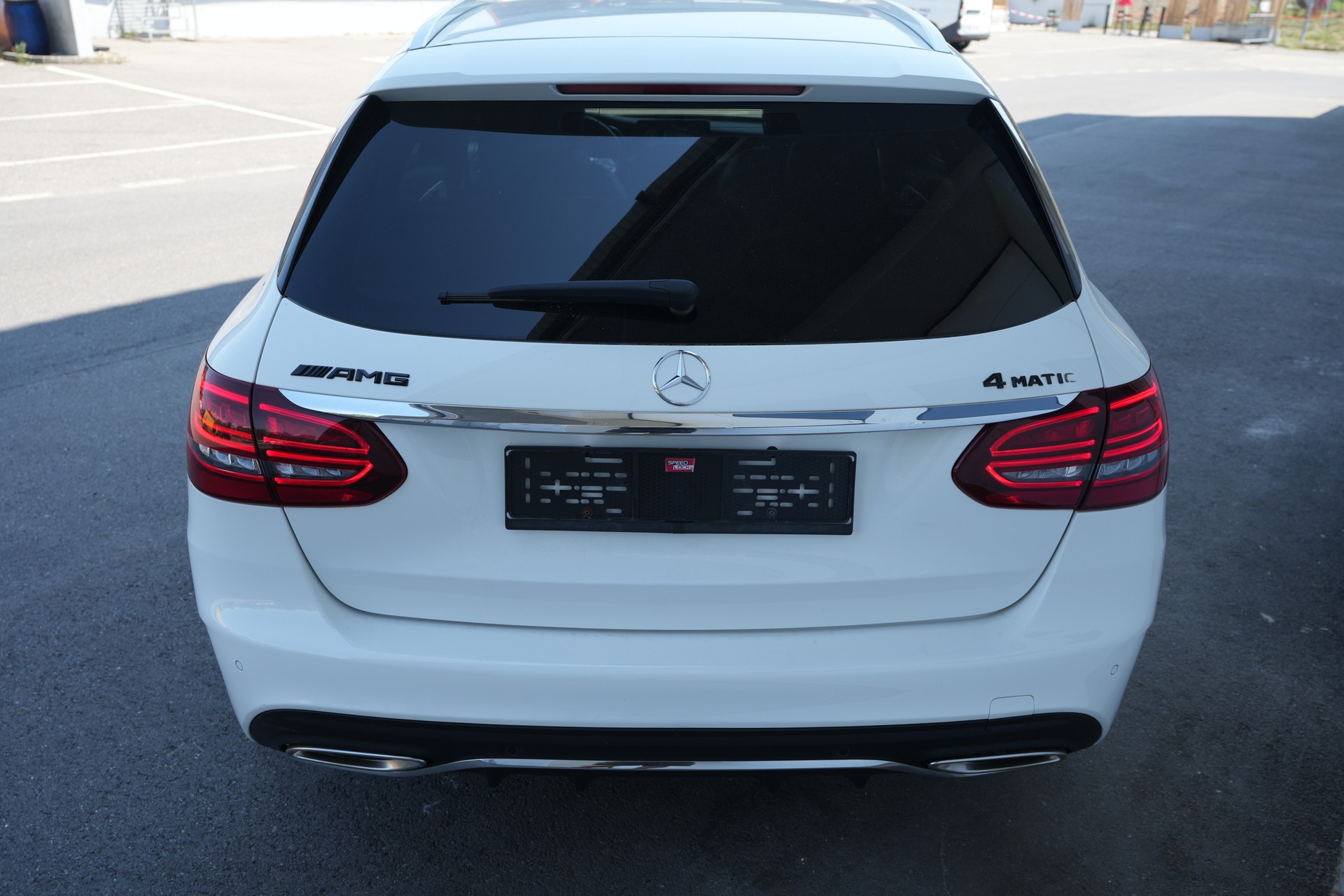 MERCEDES-BENZ C 200 AMG Line 4Matic 9G-Tronic-image-2