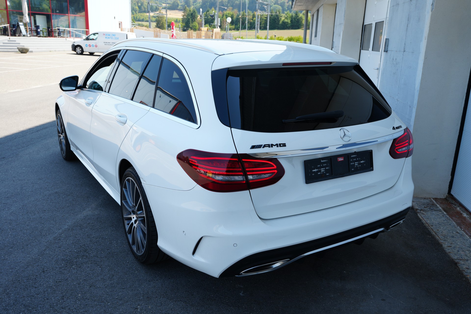 MERCEDES-BENZ C 200 AMG Line 4Matic 9G-Tronic-image-1