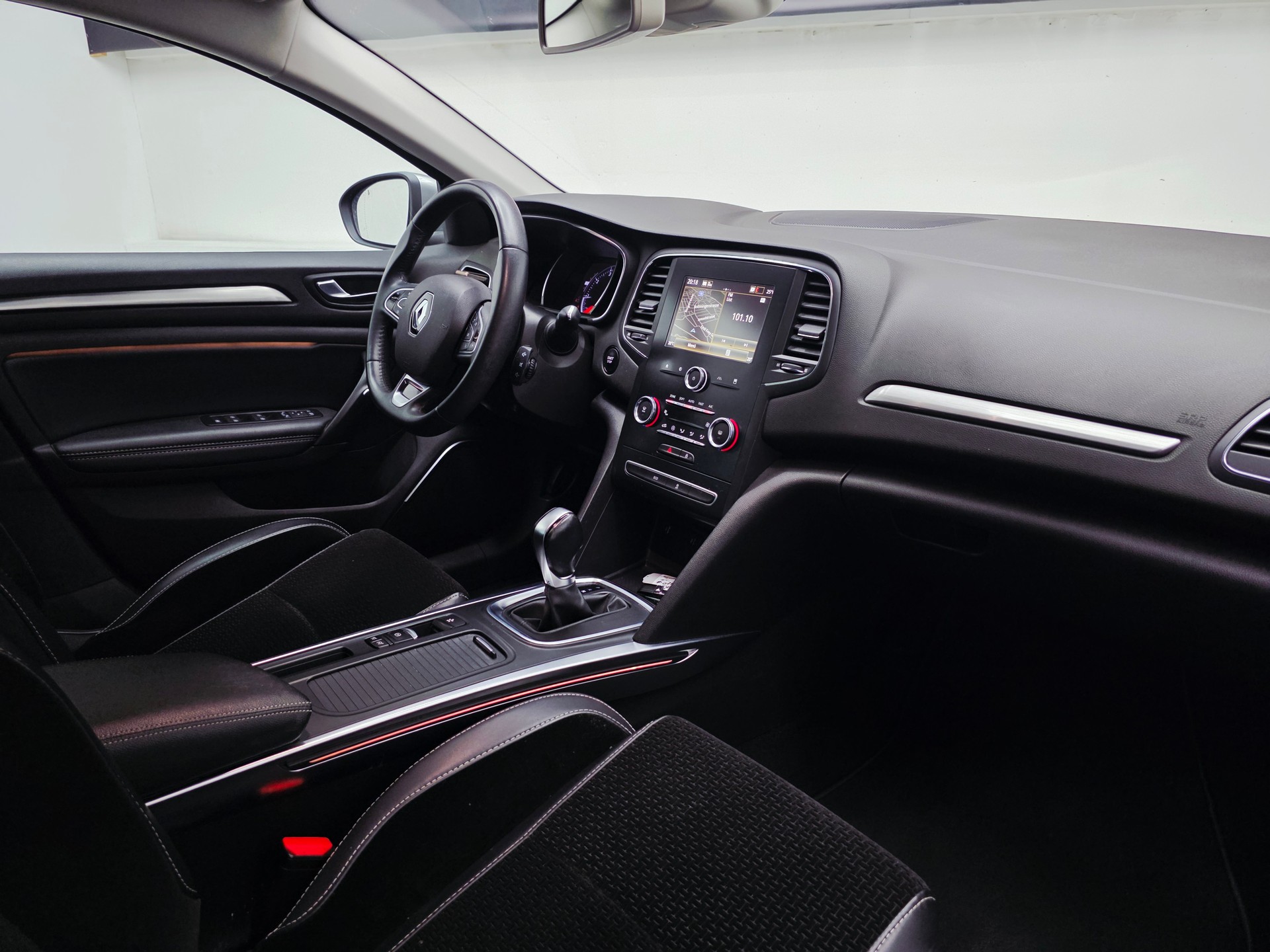 RENAULT Mégane Grandtour 1.3 16V Turbo GT LINE EDC*FRISCH MFK*KAMERA*ACC DISTANZREGELUNG*-image-11