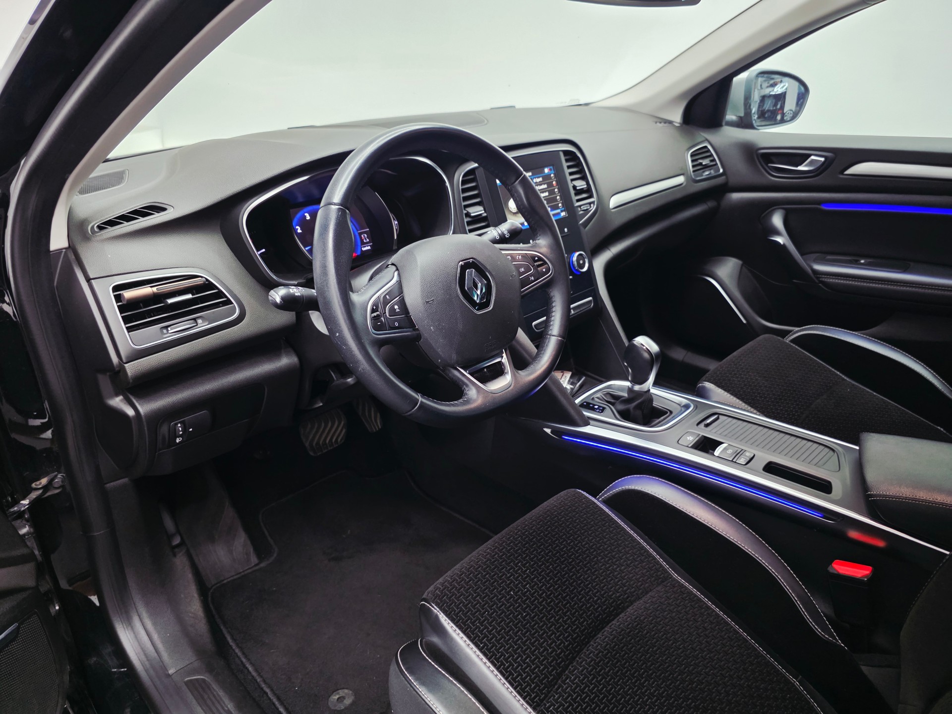 RENAULT Mégane Grandtour 1.3 16V Turbo GT LINE EDC*FRISCH MFK*KAMERA*ACC DISTANZREGELUNG*-image-8