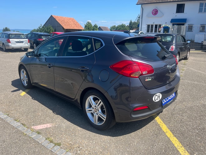 KIA Cee'd 1.4 CRDi Swiss Eco Edition-image-4