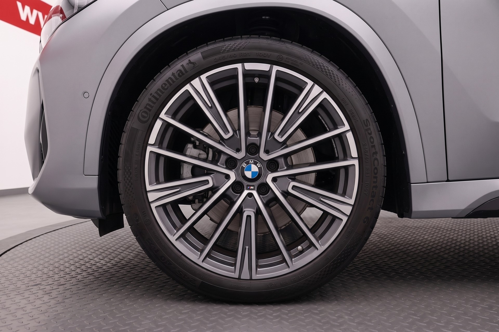 BMW X1 23i xDrive *M-SPORT*CH-FAHRZEUG* FROZEN PURE GREY METALLIC 4Jahre Garantie-image-9