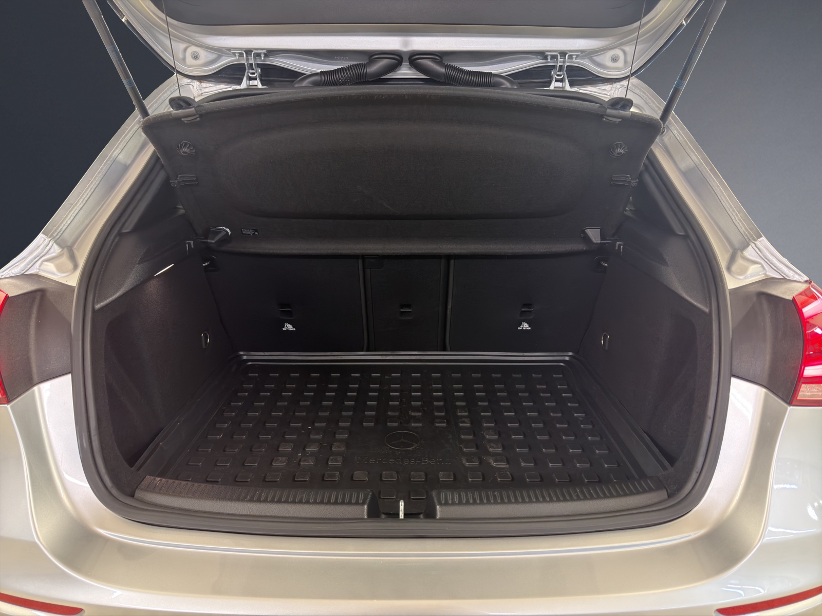 MERCEDES-BENZ A 180 Edition-image-17