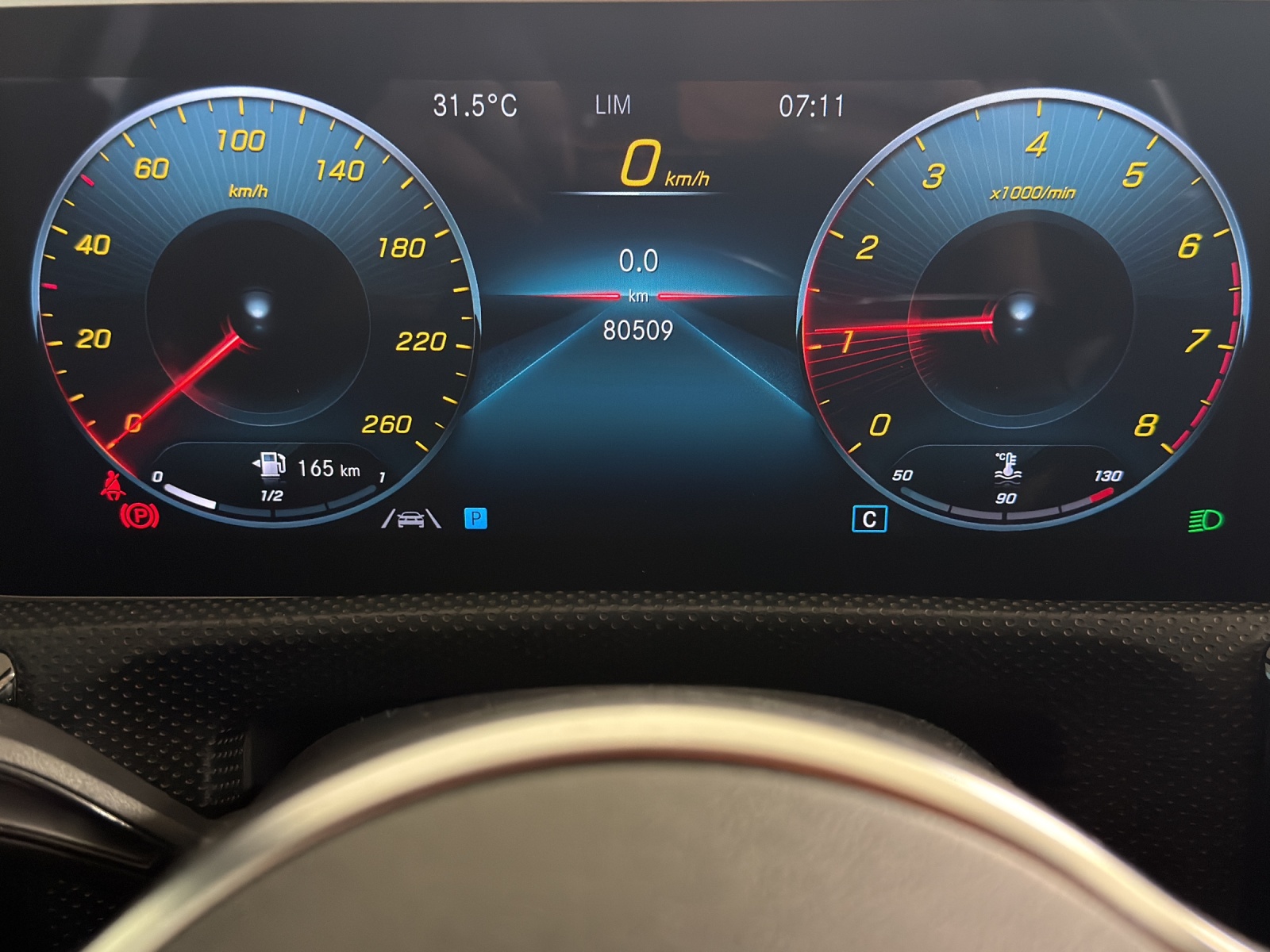 MERCEDES-BENZ A 180 Edition-image-13